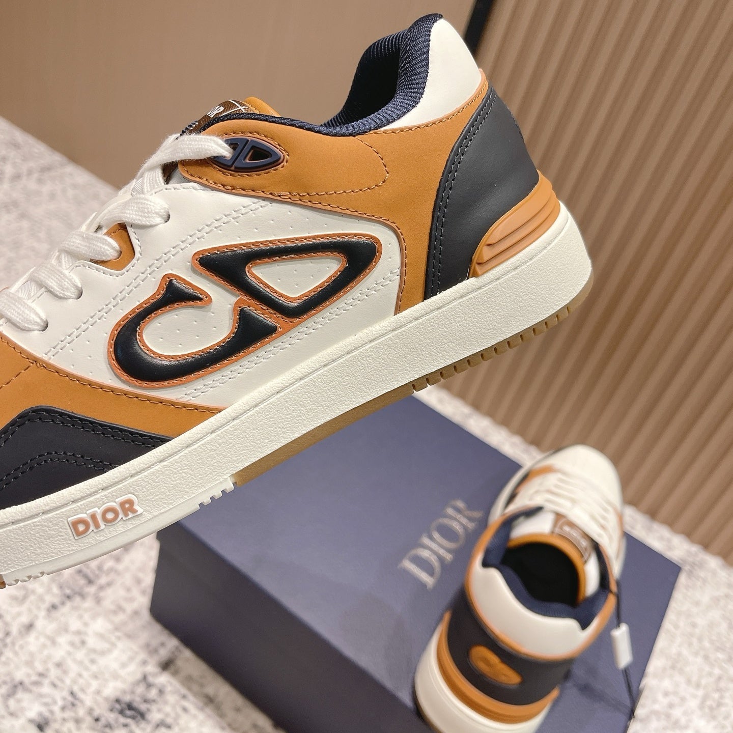 B57 스니커즈 (B57 sneakers)