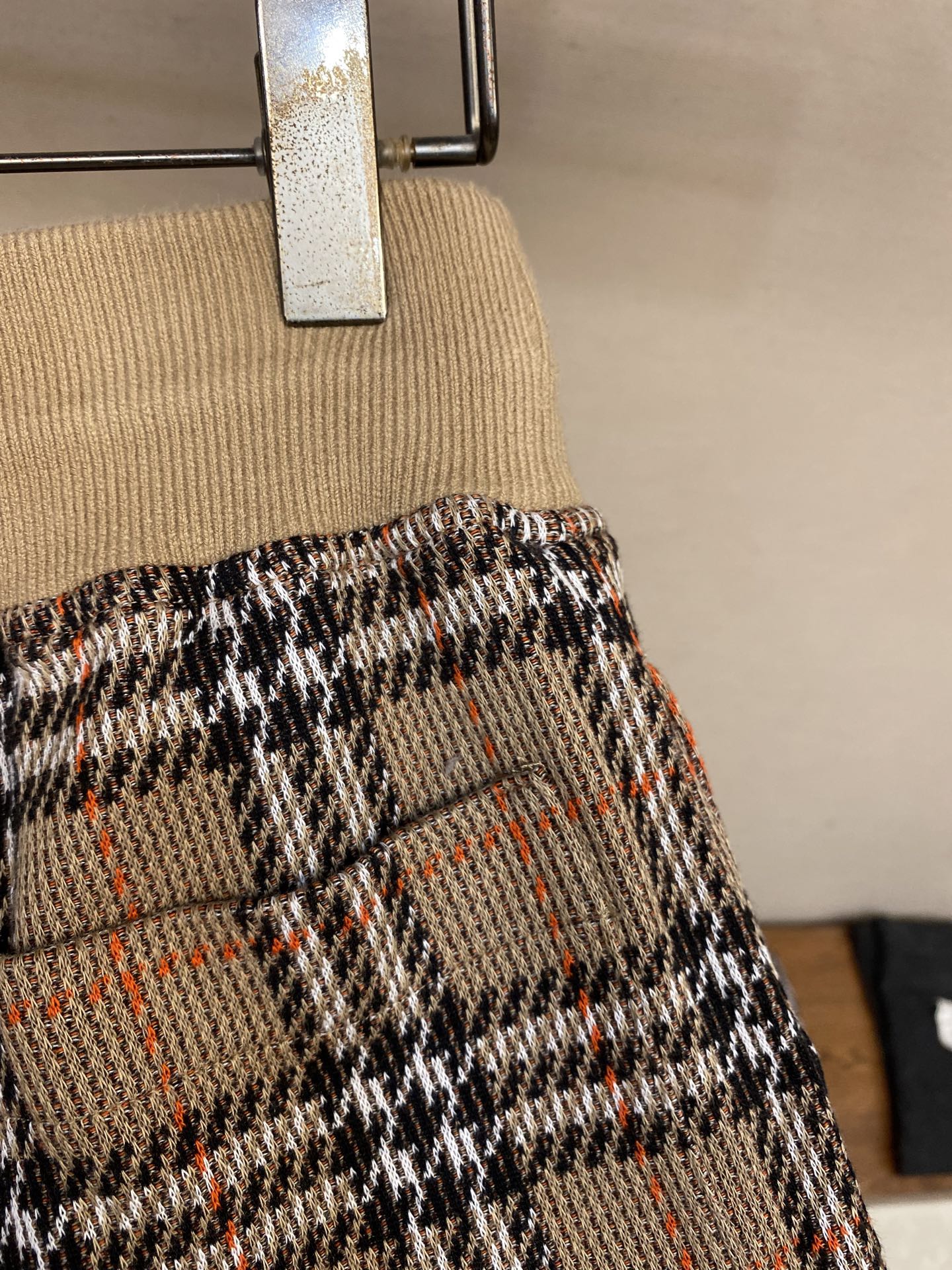 플레드 반바지 (plaid shorts)