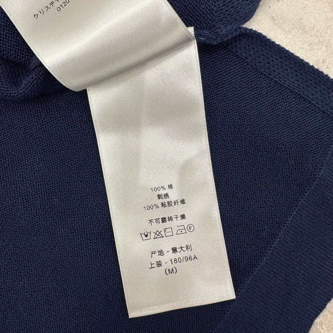 자수 티셔츠 (embroidered t-shirt)