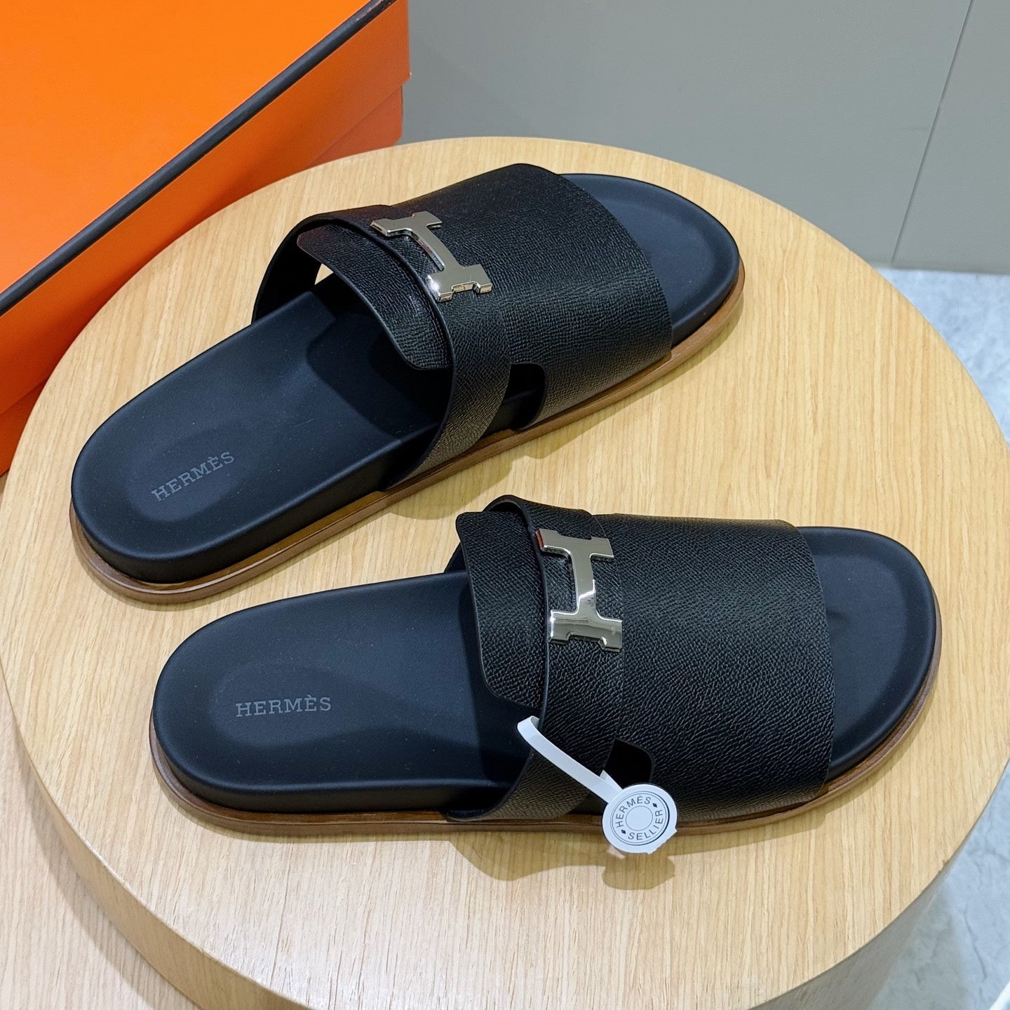 H버클 샌들 (H buckle sandals)