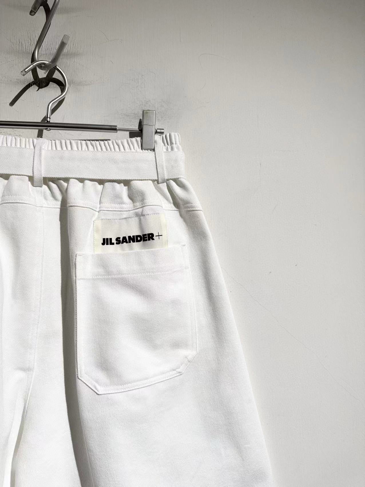 와이드 레그 숏팬츠 (Wide leg shorts)