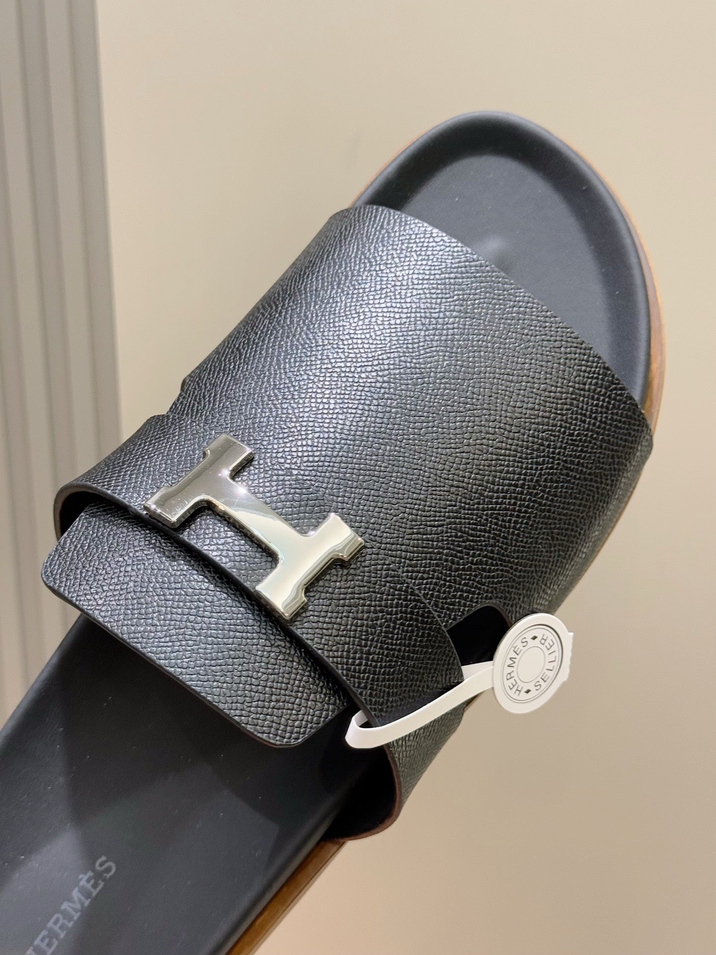 H버클 샌들 (H buckle sandals)