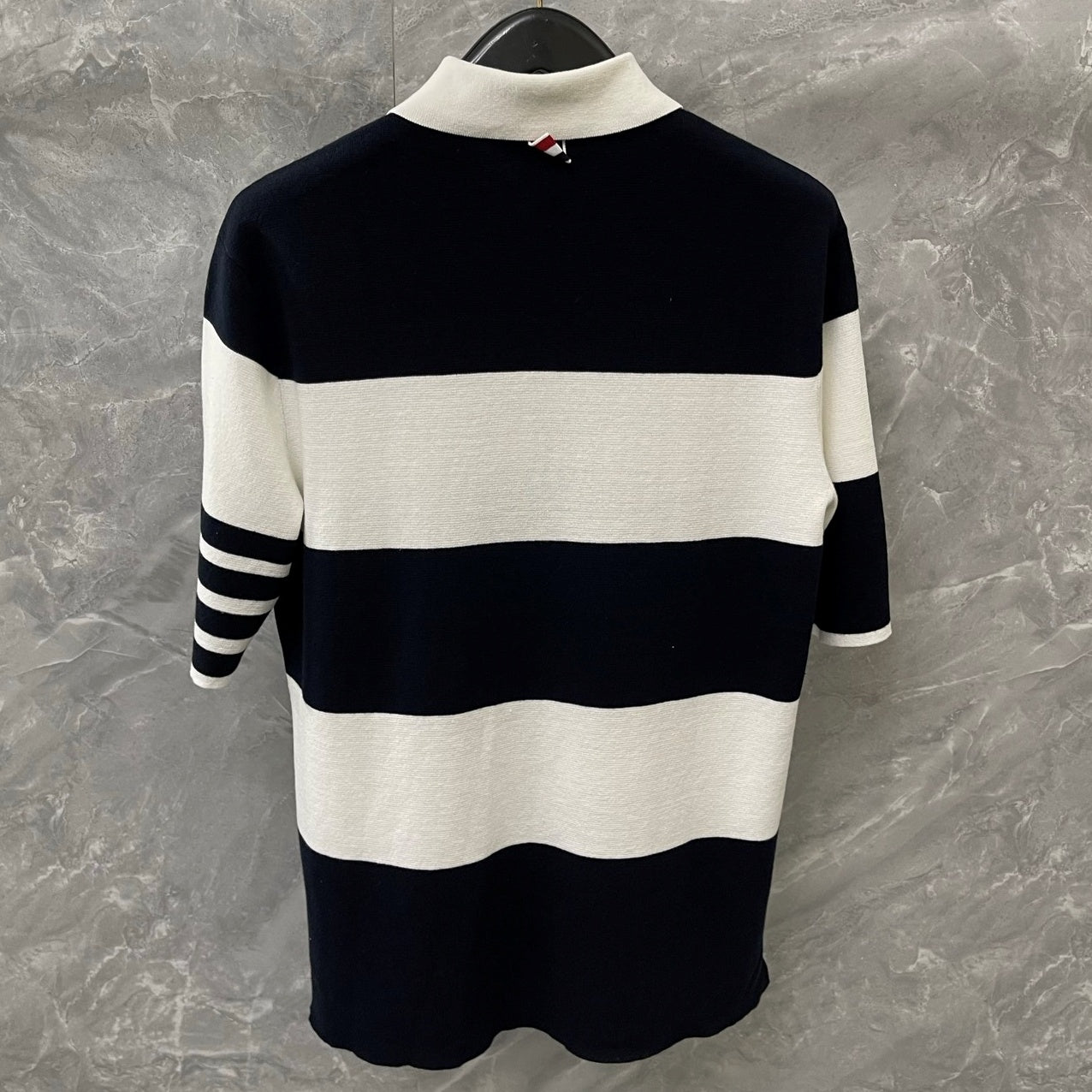 쉘 버클 티셔츠 (shell buckle t-shirt)