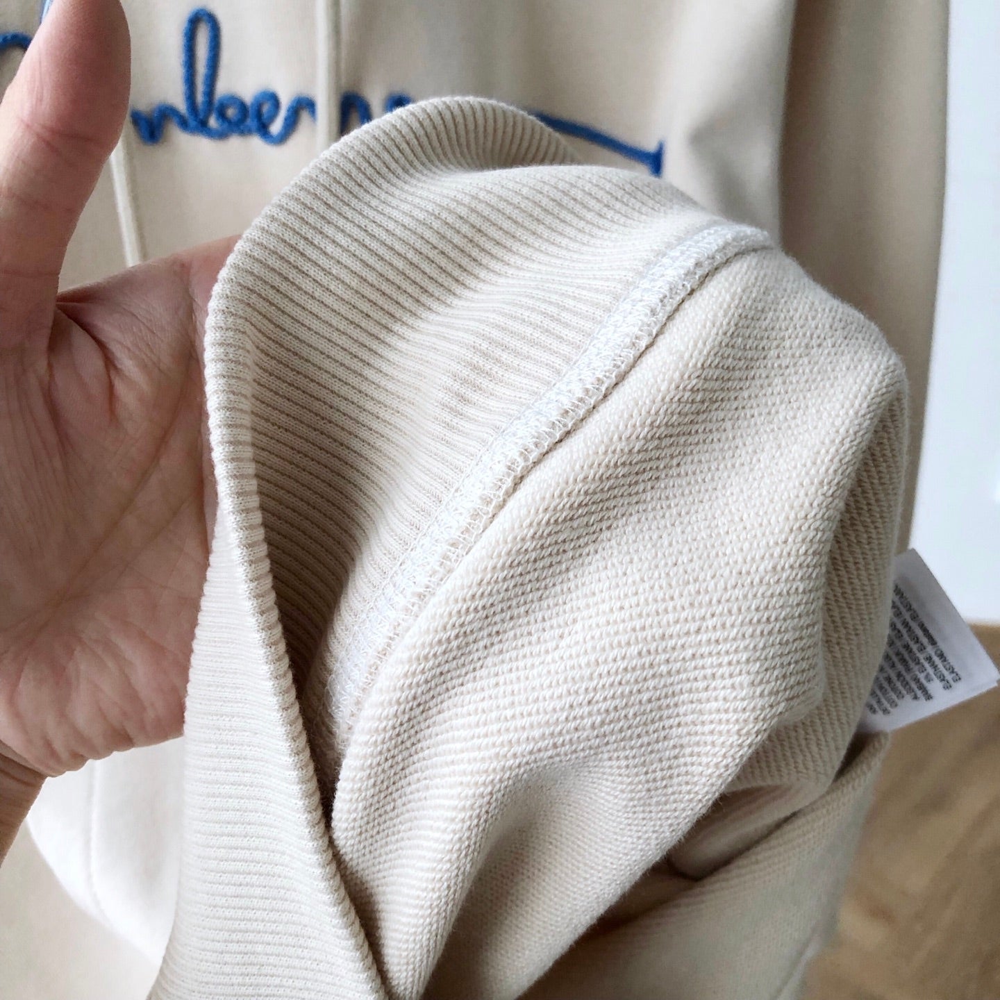 드로스트링 후드티 (Drawstring hoodie)