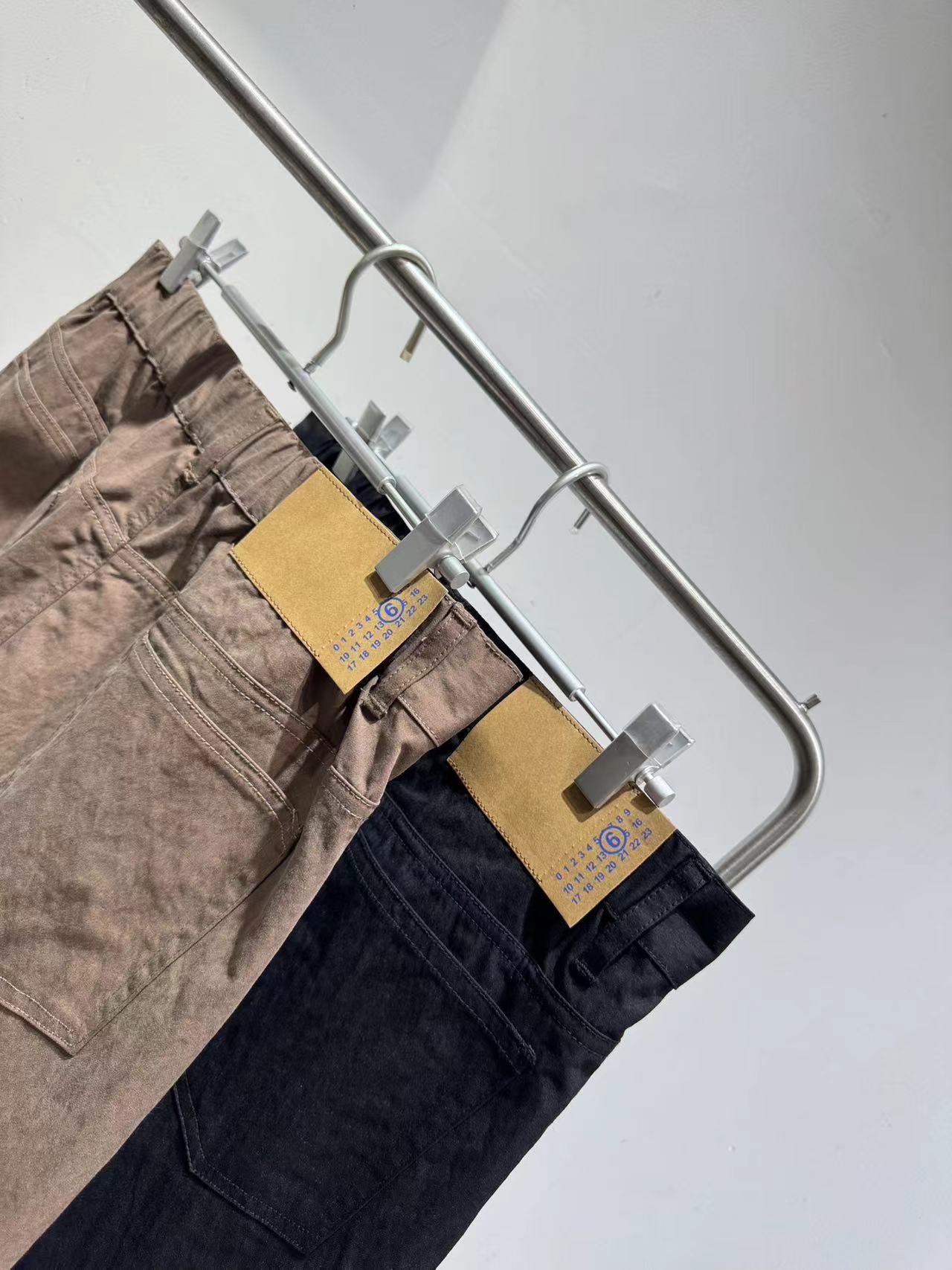 시미터 팬츠 (scimitar pants)