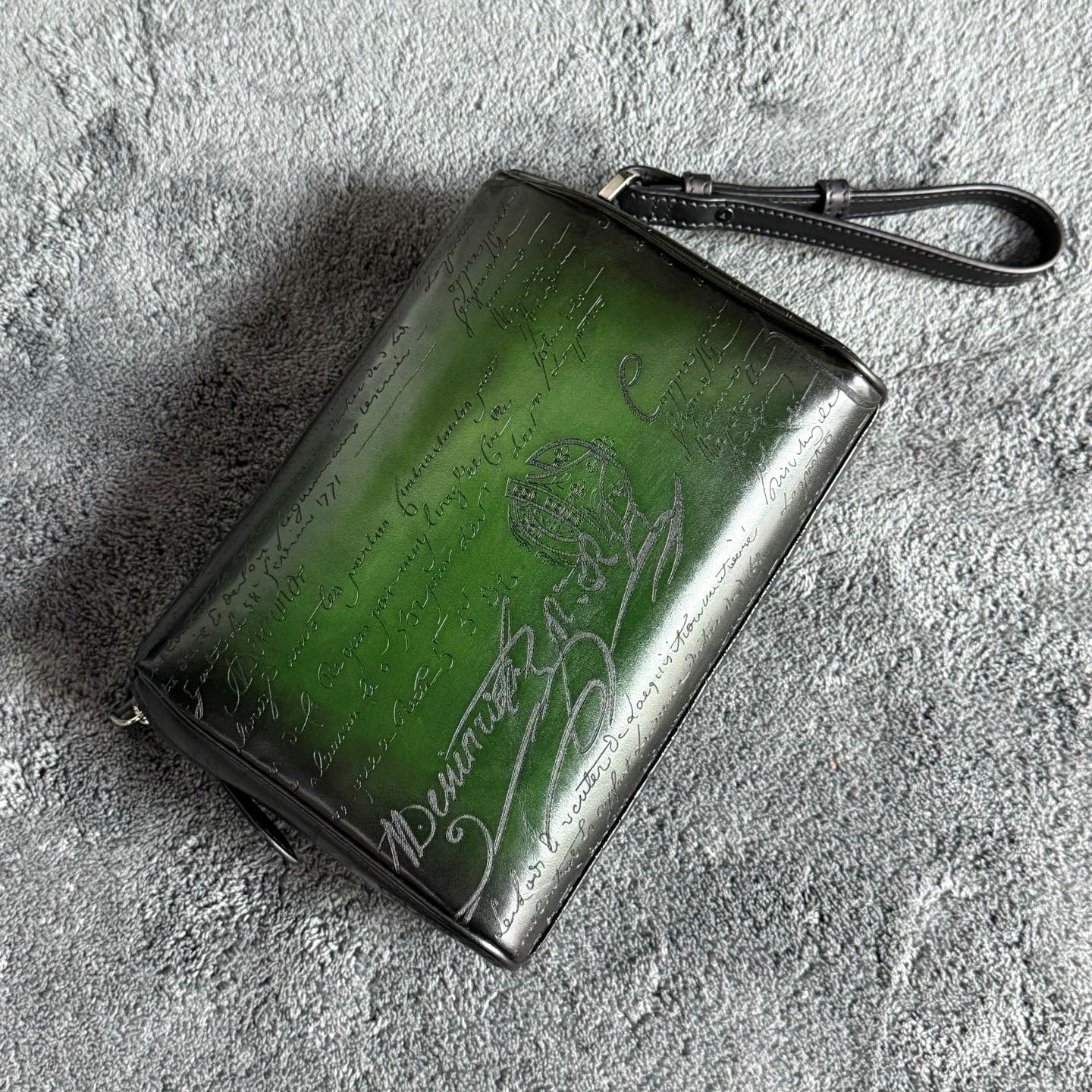 스크리토 클러치백 (Scritto Clutch Bag)