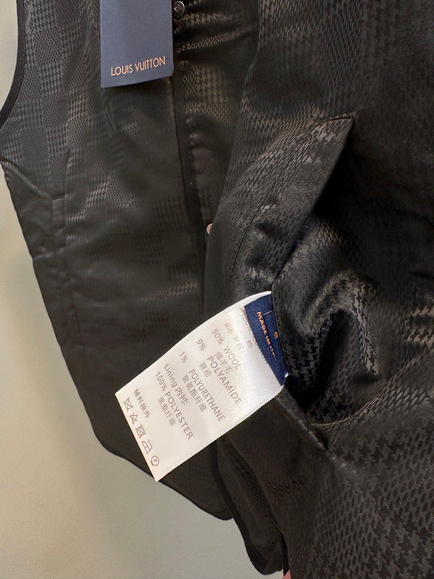 모노그램 리버시블 베스트 (Monogram reversible vest)