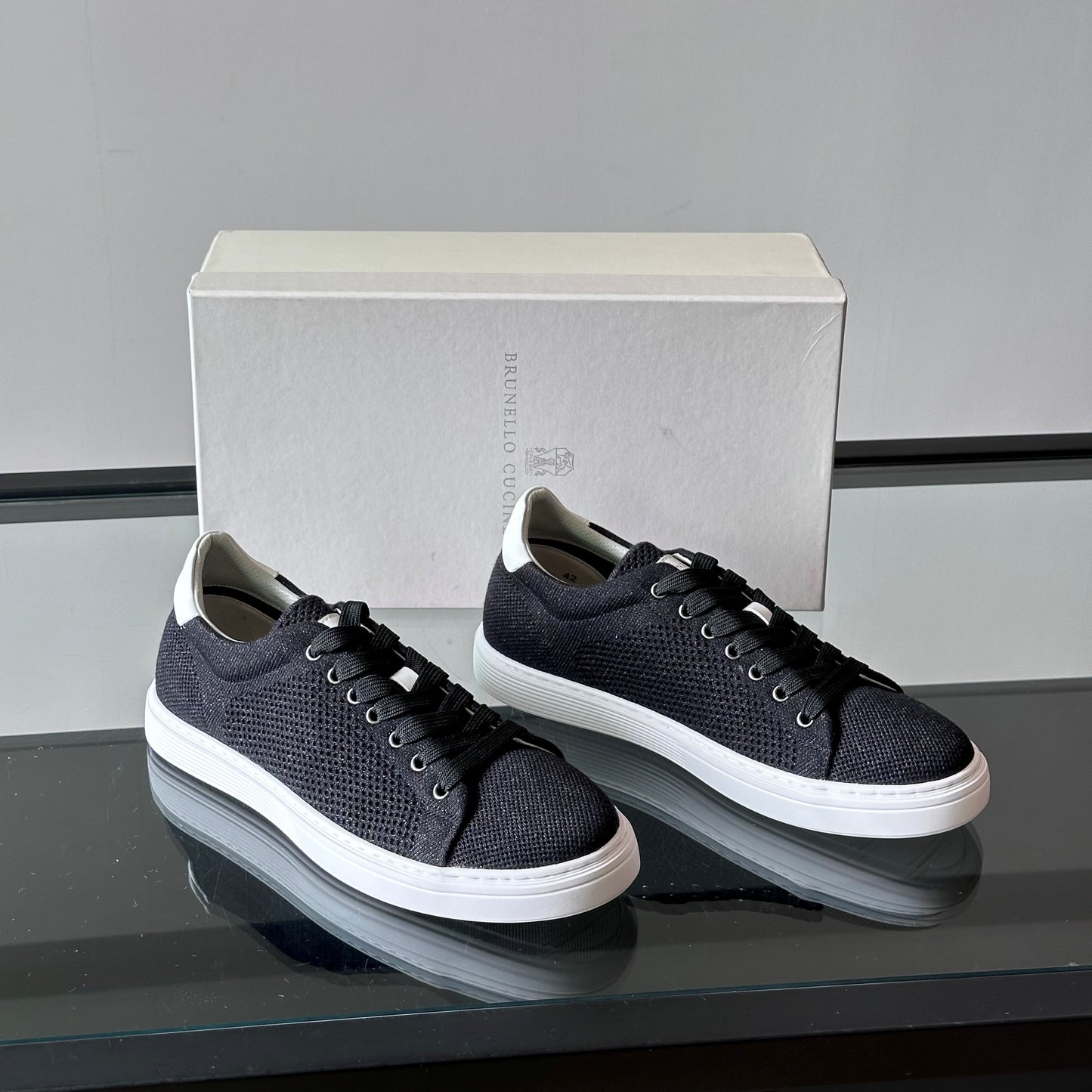 인레이 스니커즈 (Inlay Sneakers)
