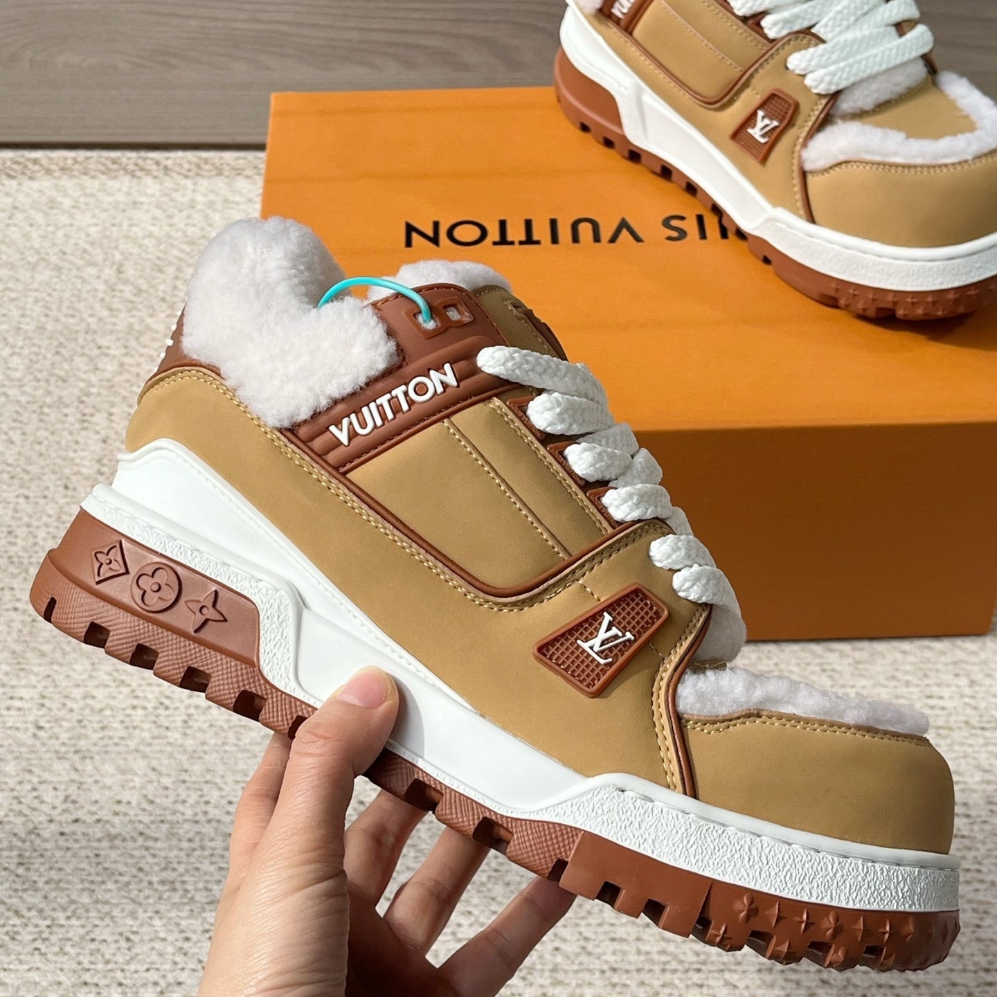 트레이너맥스 스니커즈 (Trainer Max sneakers)