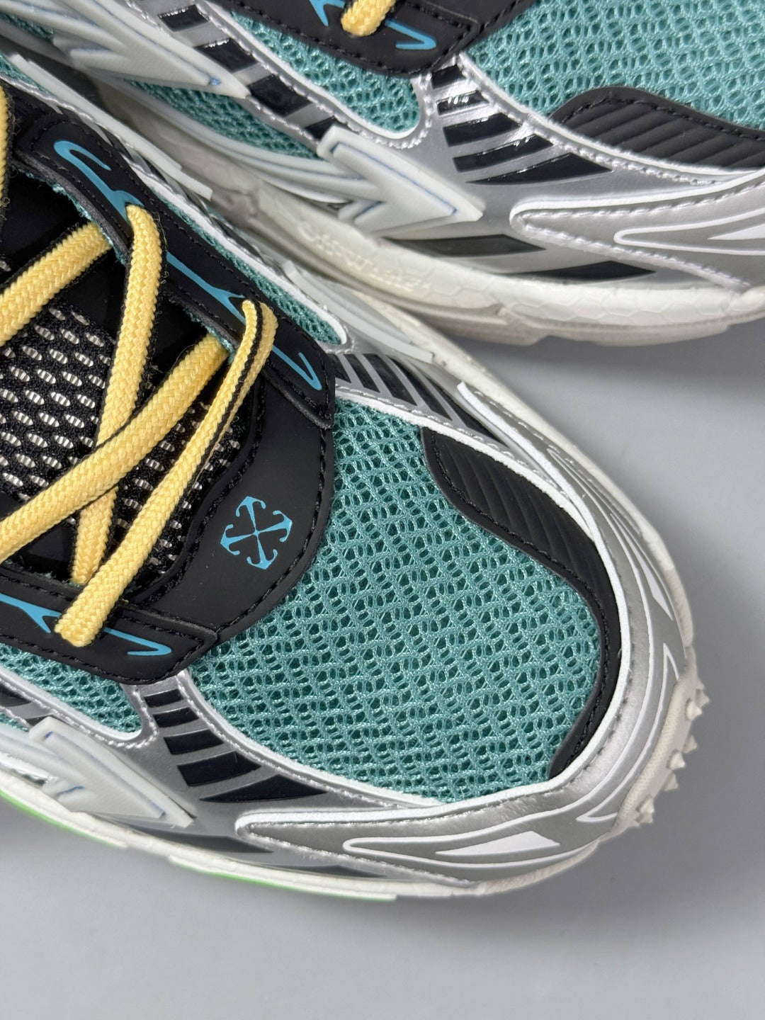 J510657.66 라이트백 스니커즈 (남여공용)