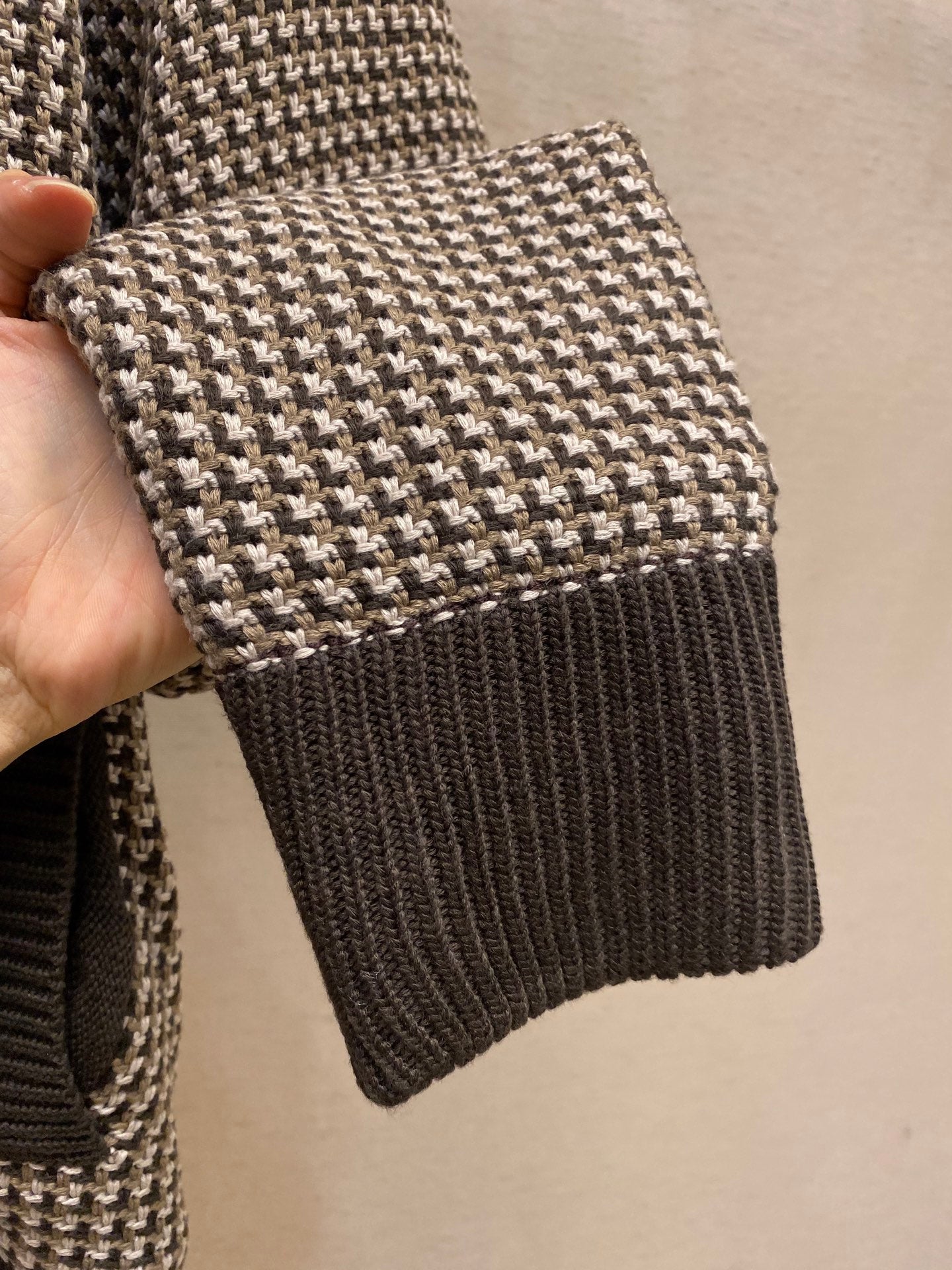 봄버 체크 가디건 (Bomber check cardigan)