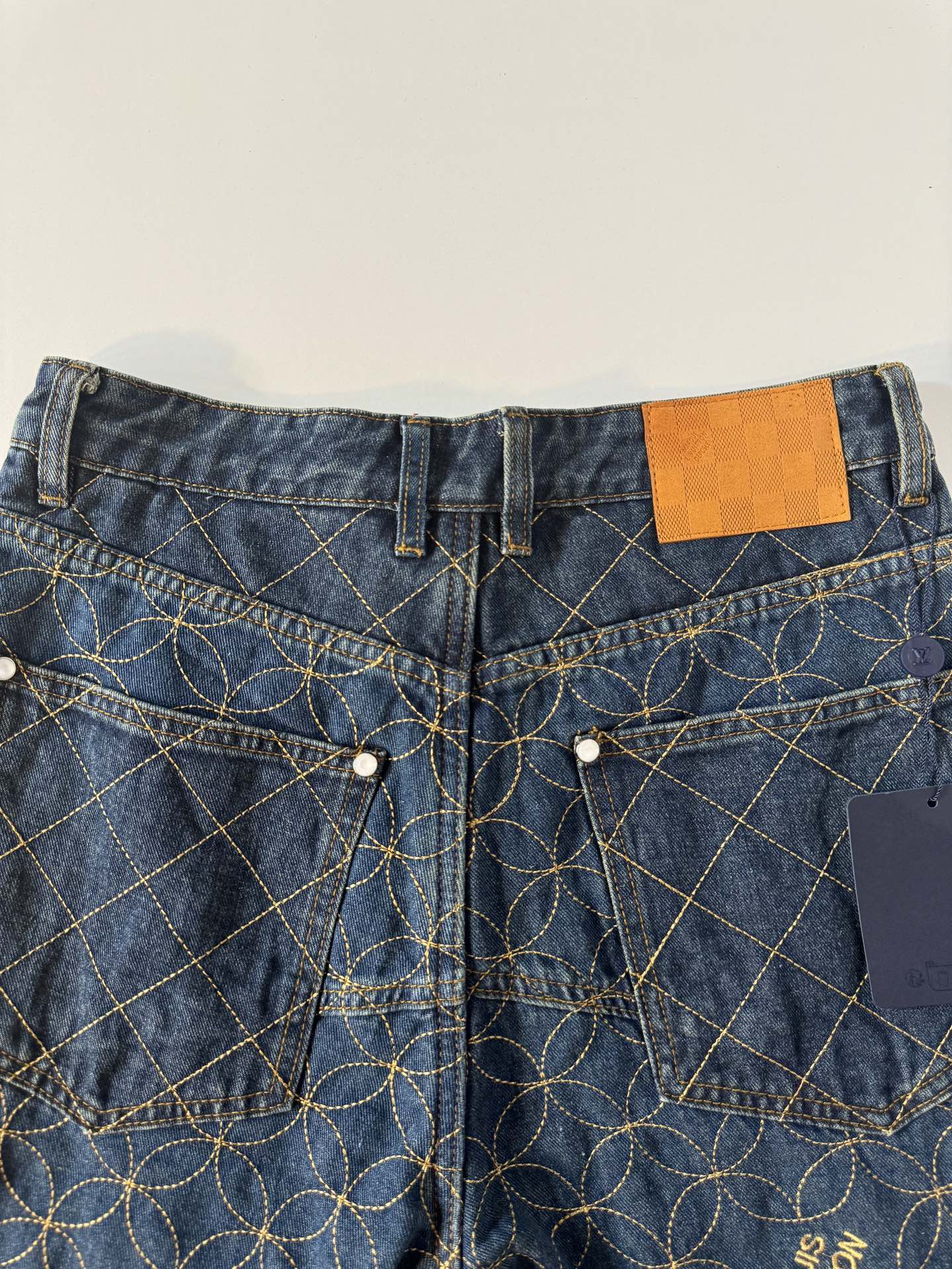 니고 청반바지 (Nigo denim shorts)