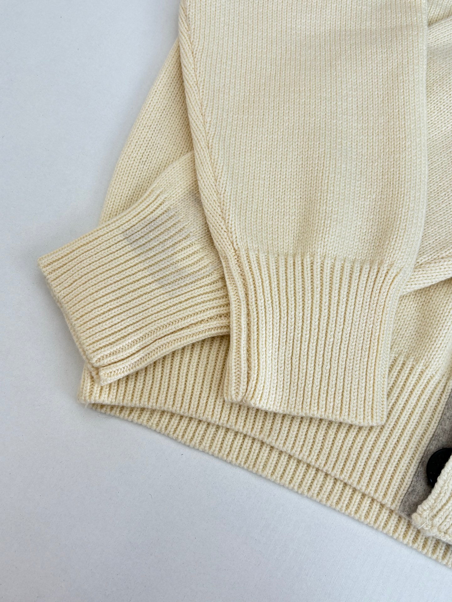 울 니트 집업가디건 (Wool knit zip-up cardigan)