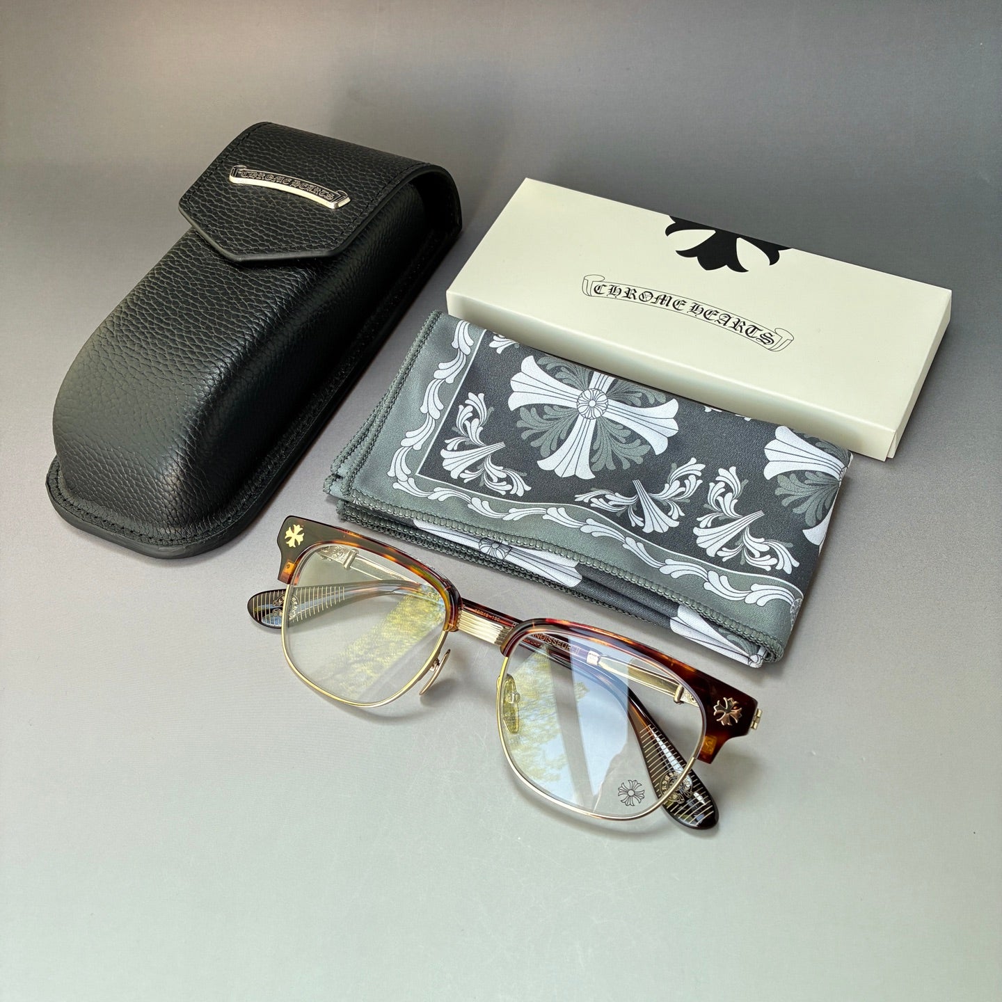 본누아쇠르 안경테 (Bonnoisier glasses)