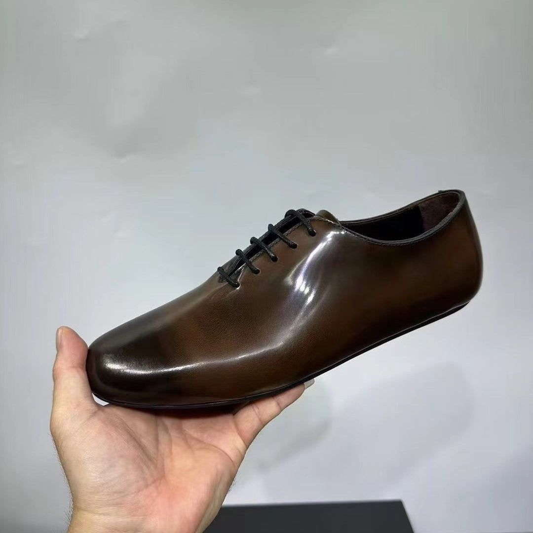 샤이니 레더슈즈 (Shiny leather shoes)