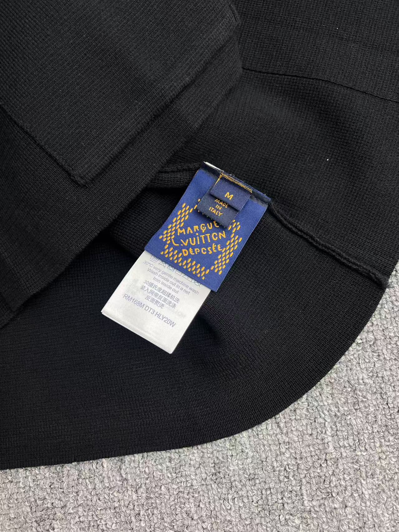 바시티 니트 블레이저 (Varsity knit blazer)