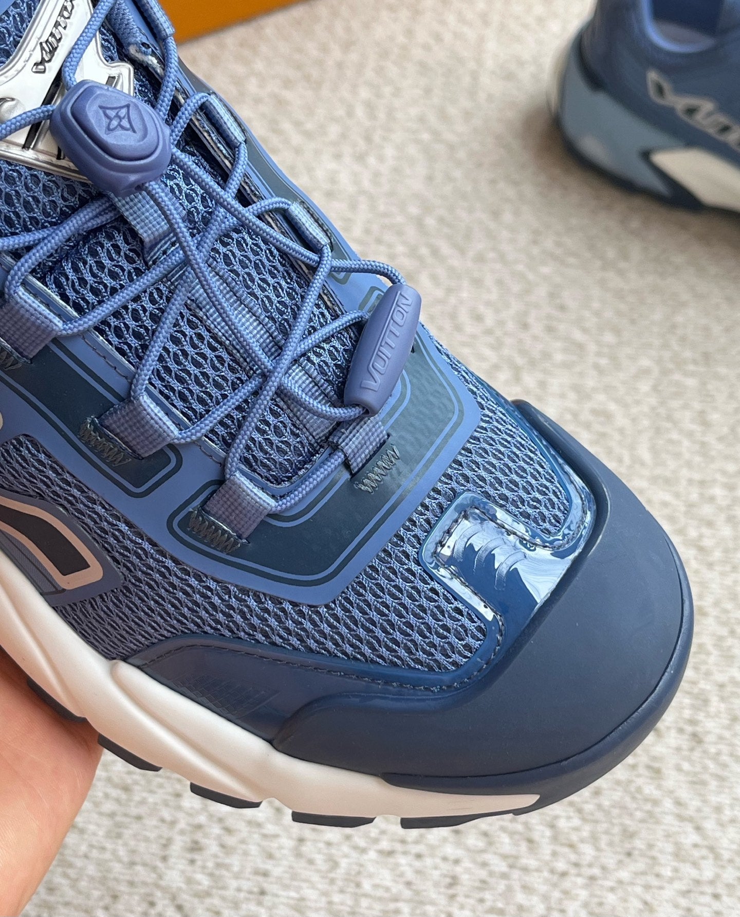 러너 스니커즈 (Runner sneakers)