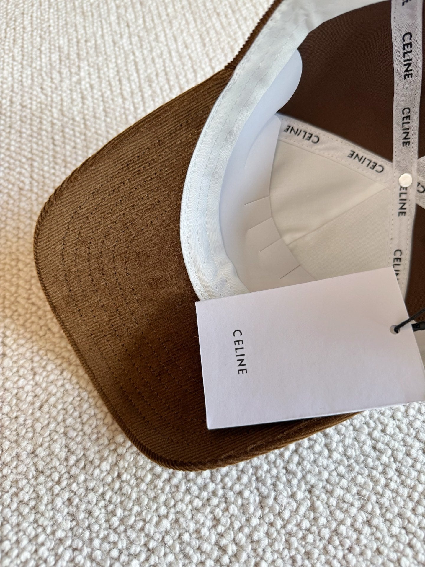 코듀로이 모자 (corduroy hat)
