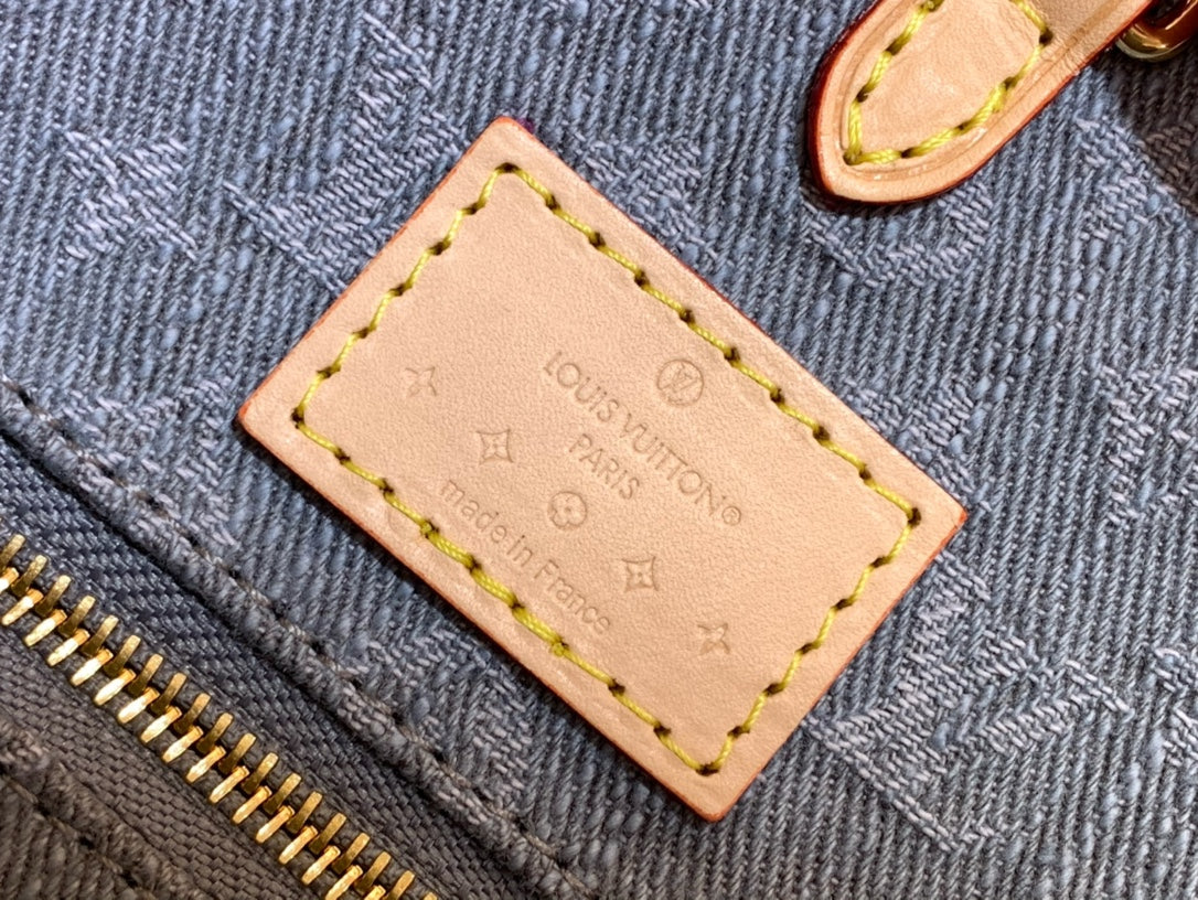 아이코닉 토트백 (Iconic Tote Bag)