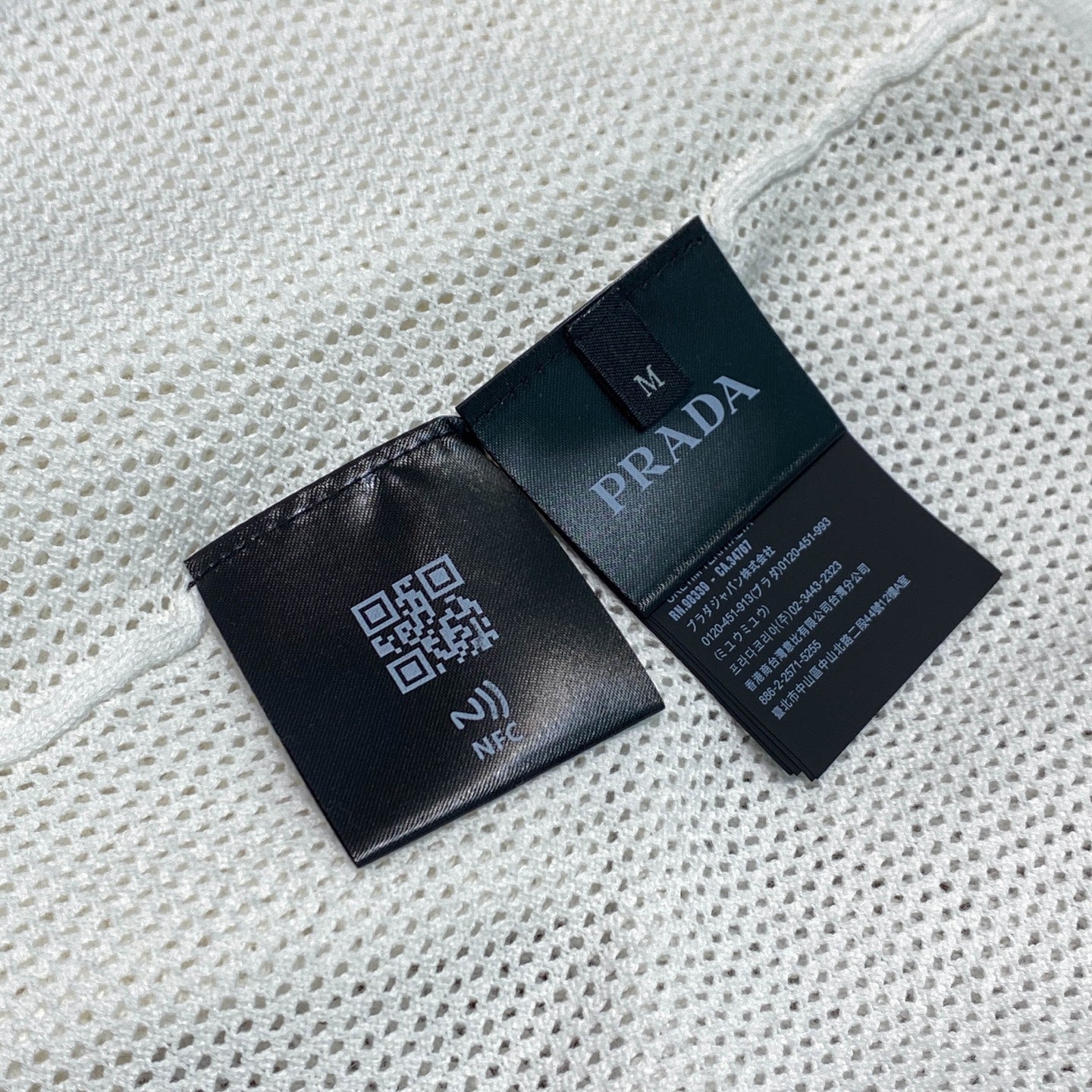 홀로우 티셔츠 (hollow t-shirt)