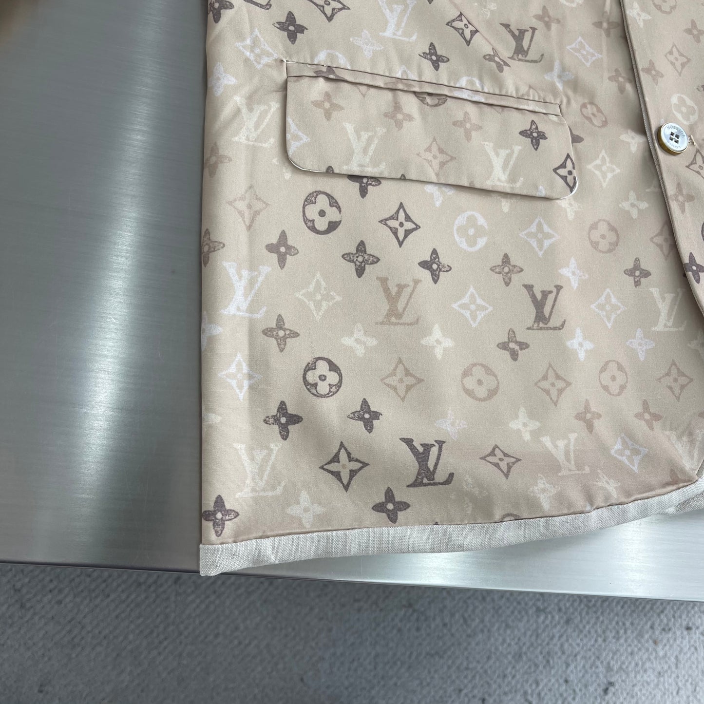 리버시블 노칼라 재킷 (Reversible collarless jacket)