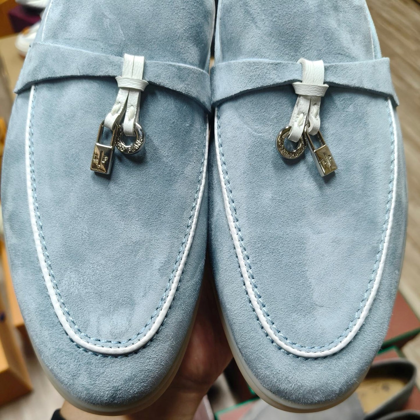 샌드스톤 로퍼 (Sandstone loafers)