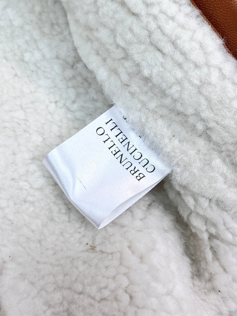 시어링 후드 무스탕 (Shearling Hood Mustang)