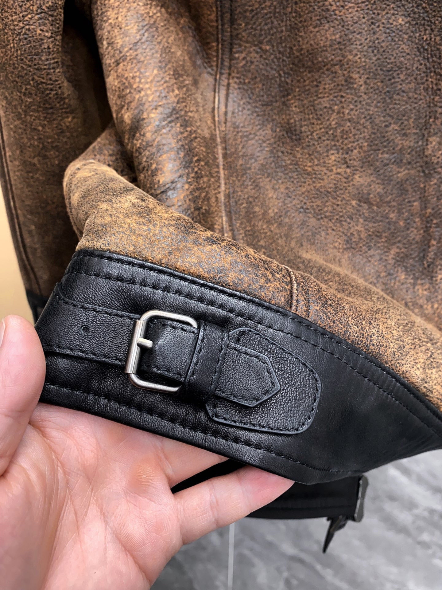시어링 무스탕 (Shearling Mustang)