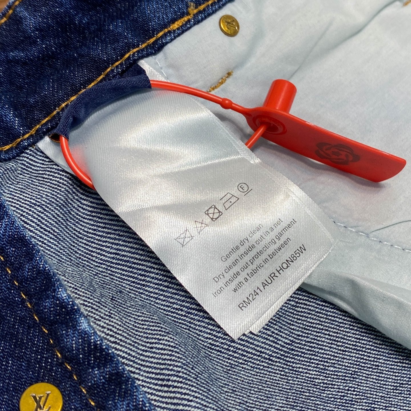 블루 워싱 청바지 (blue washed jeans)
