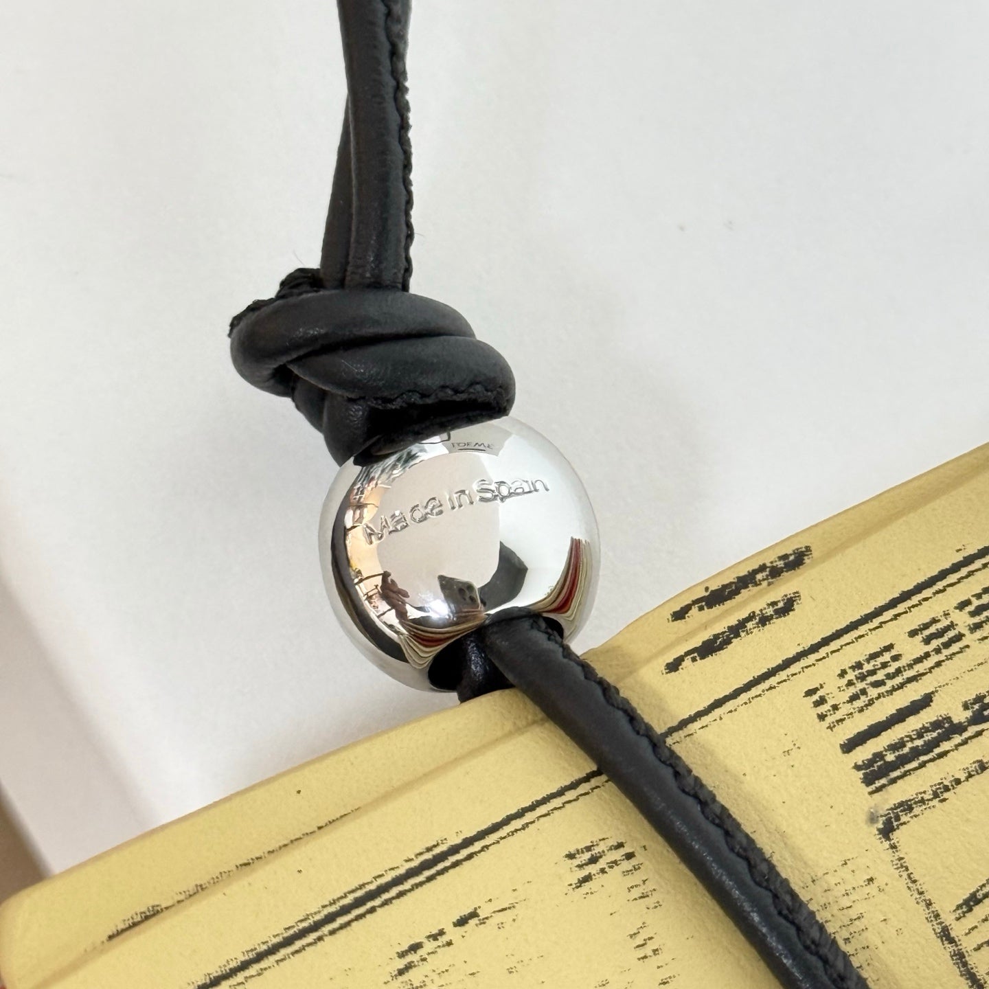 페블 참 (pebble charm)