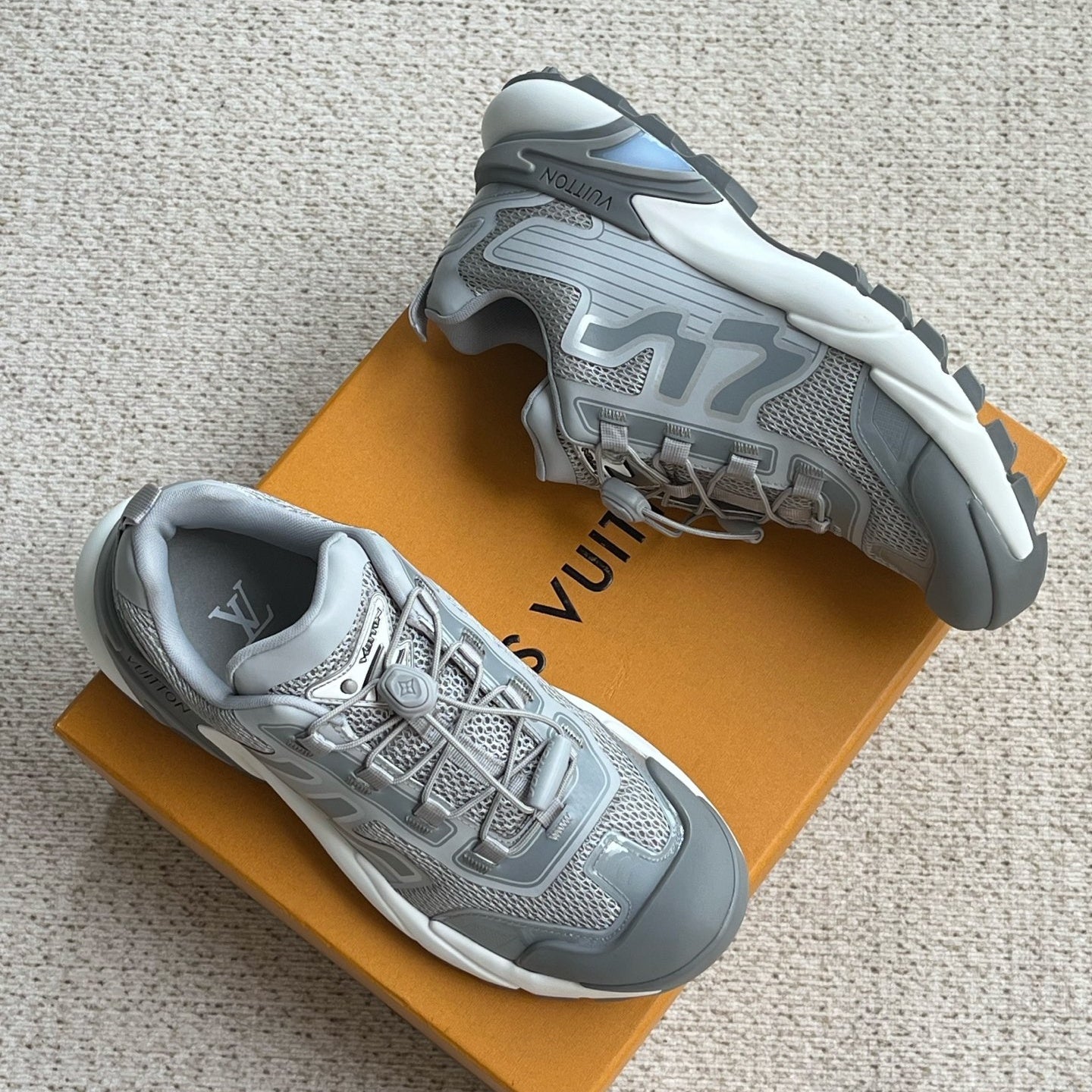 러너 스니커즈 (Runner sneakers)