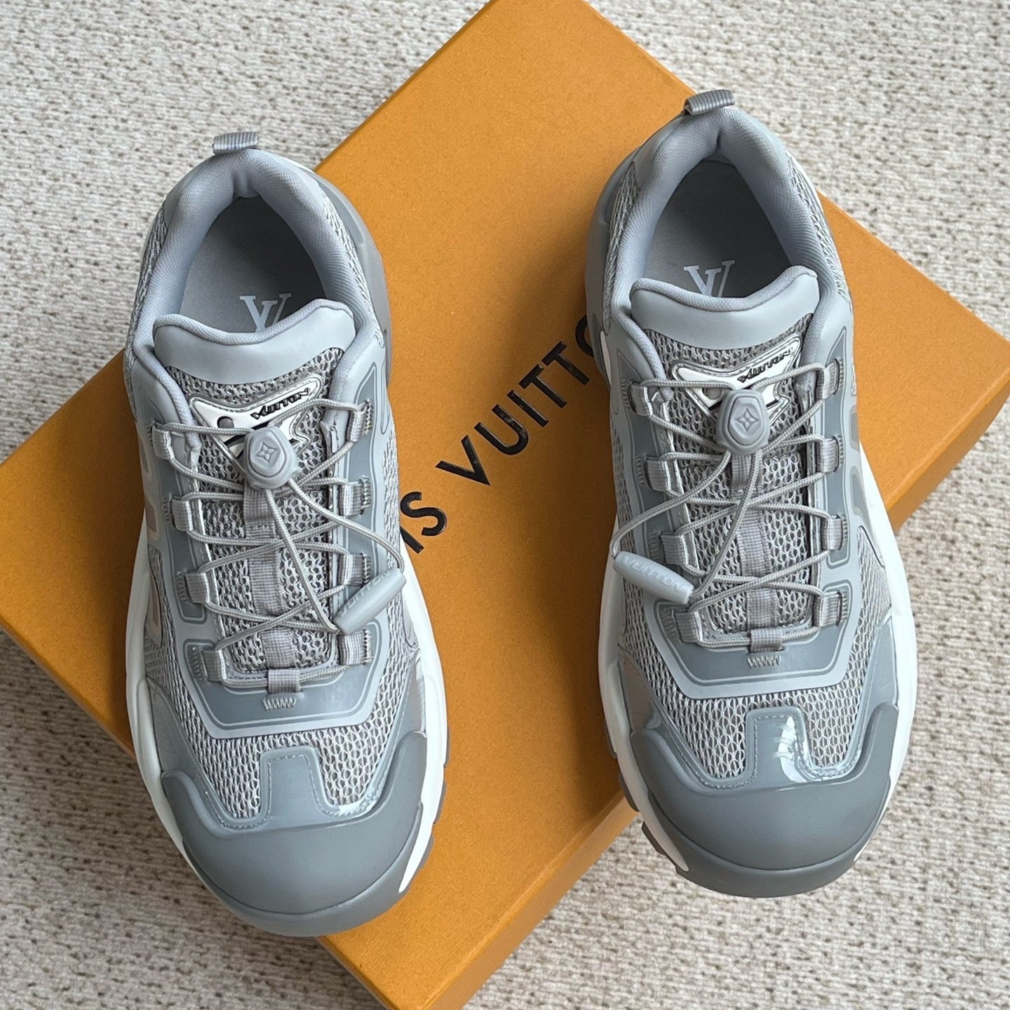 러너 스니커즈 (Runner sneakers)