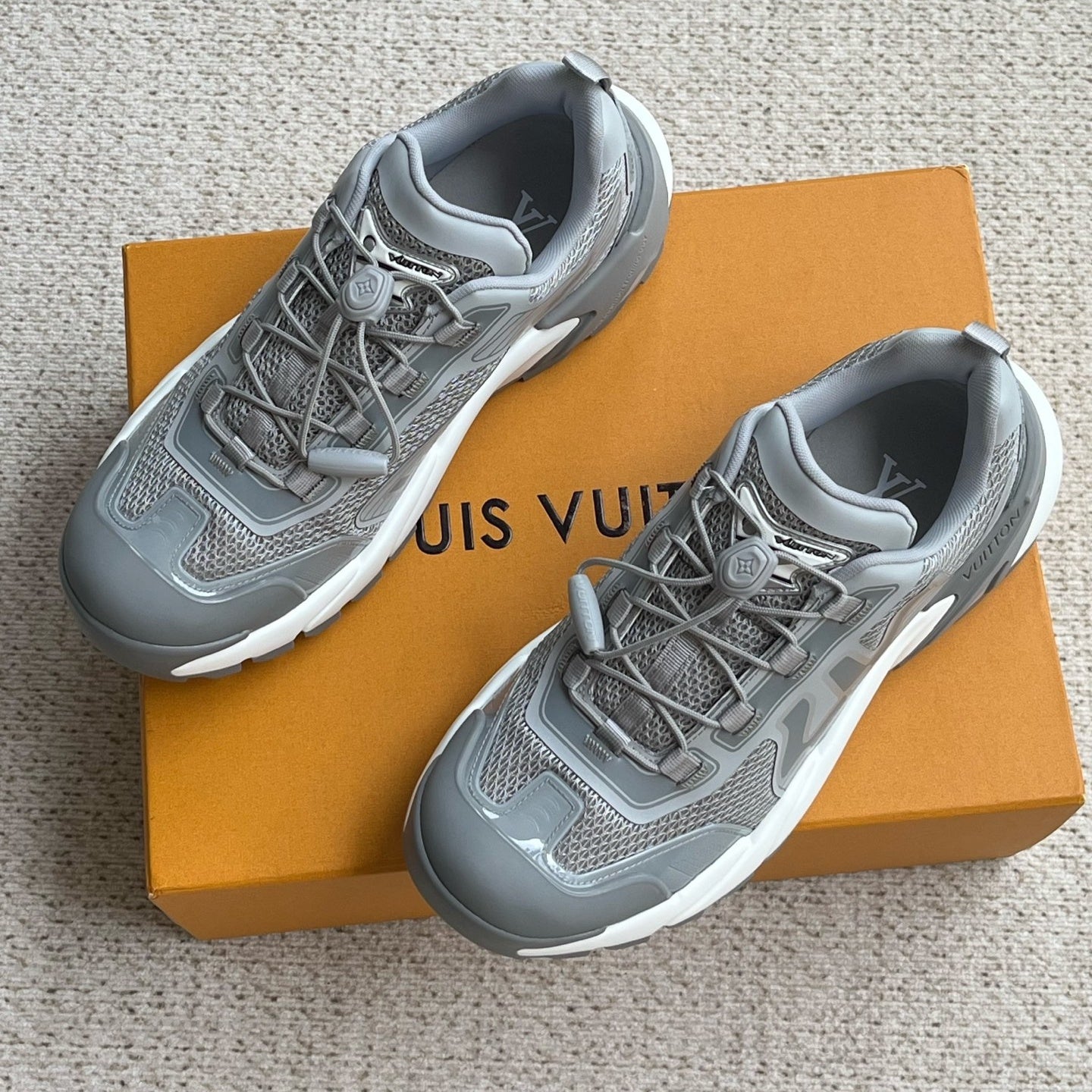 러너 스니커즈 (Runner sneakers)
