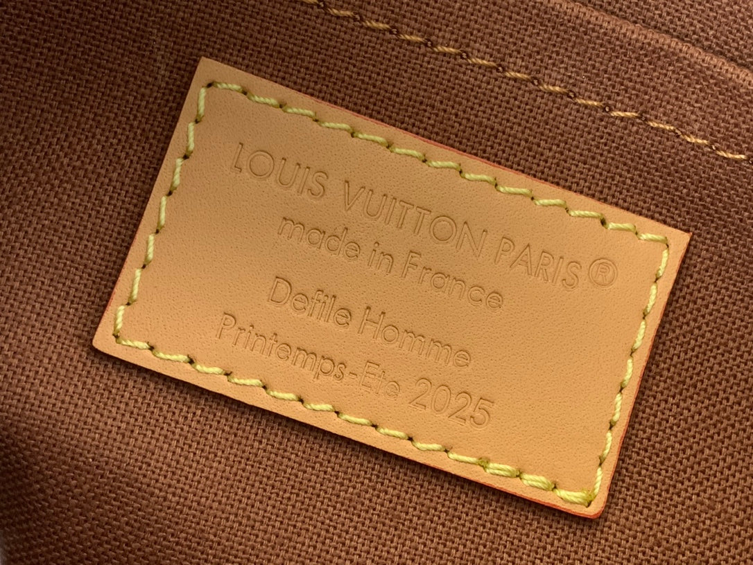 컬러블록니고 크로스백 (Colorblock Nigo Crossbody Bag)