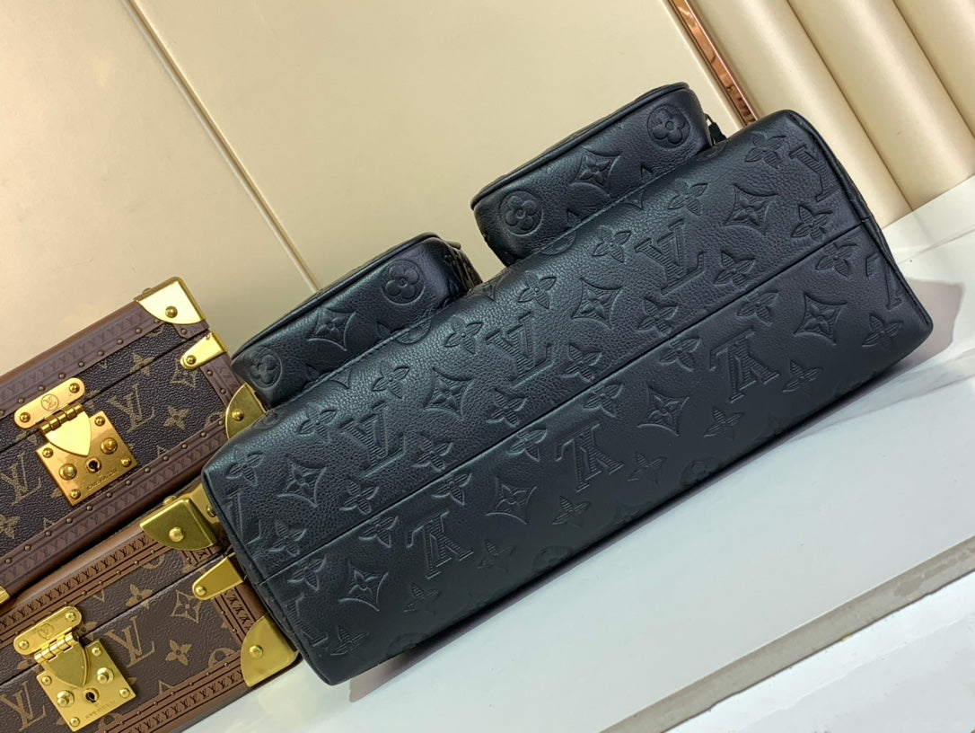 엠보싱 호보백 (Embossed hobo bag)