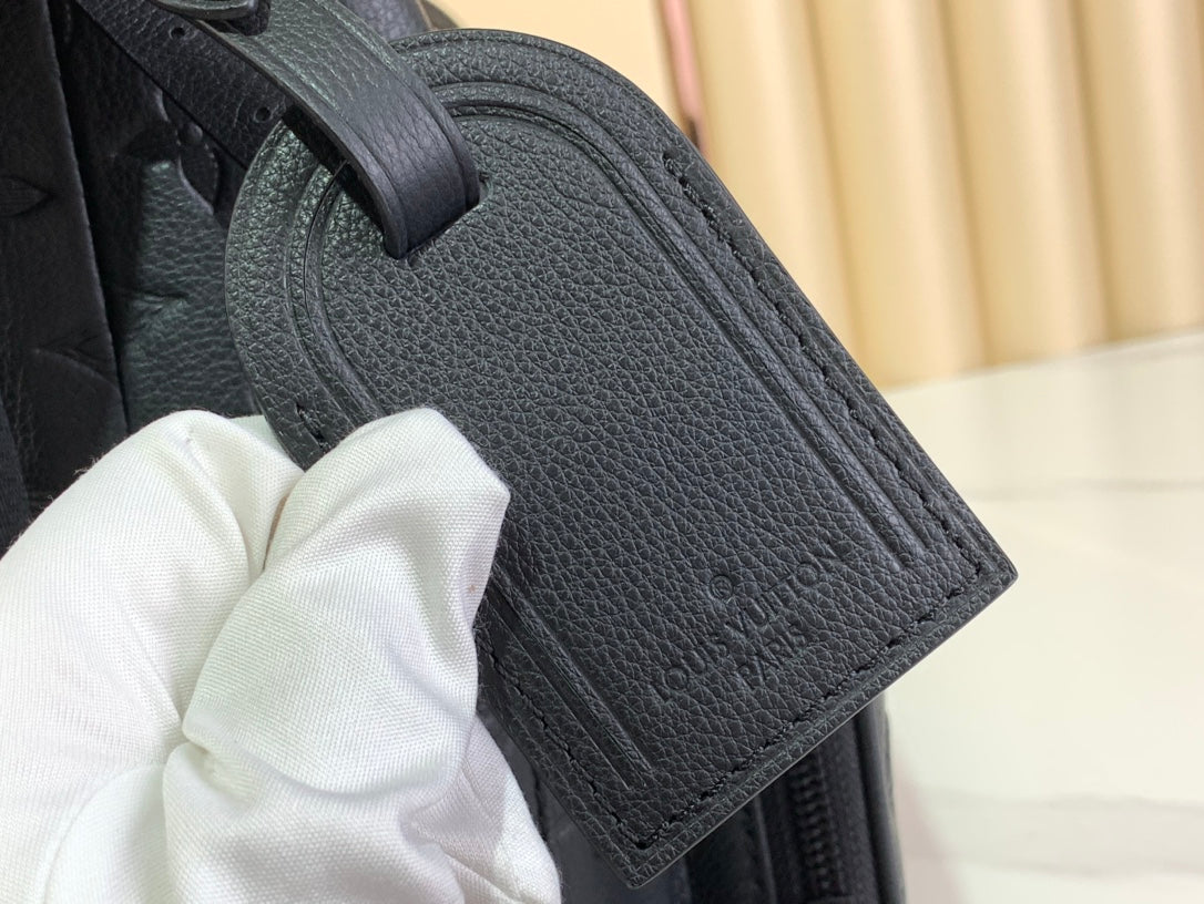 엠보싱 호보백 (Embossed hobo bag)