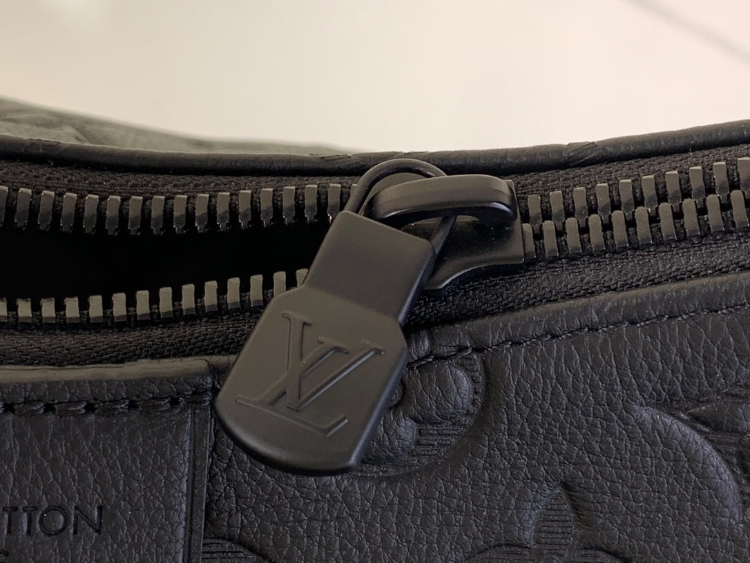 엠보싱 호보백 (Embossed hobo bag)