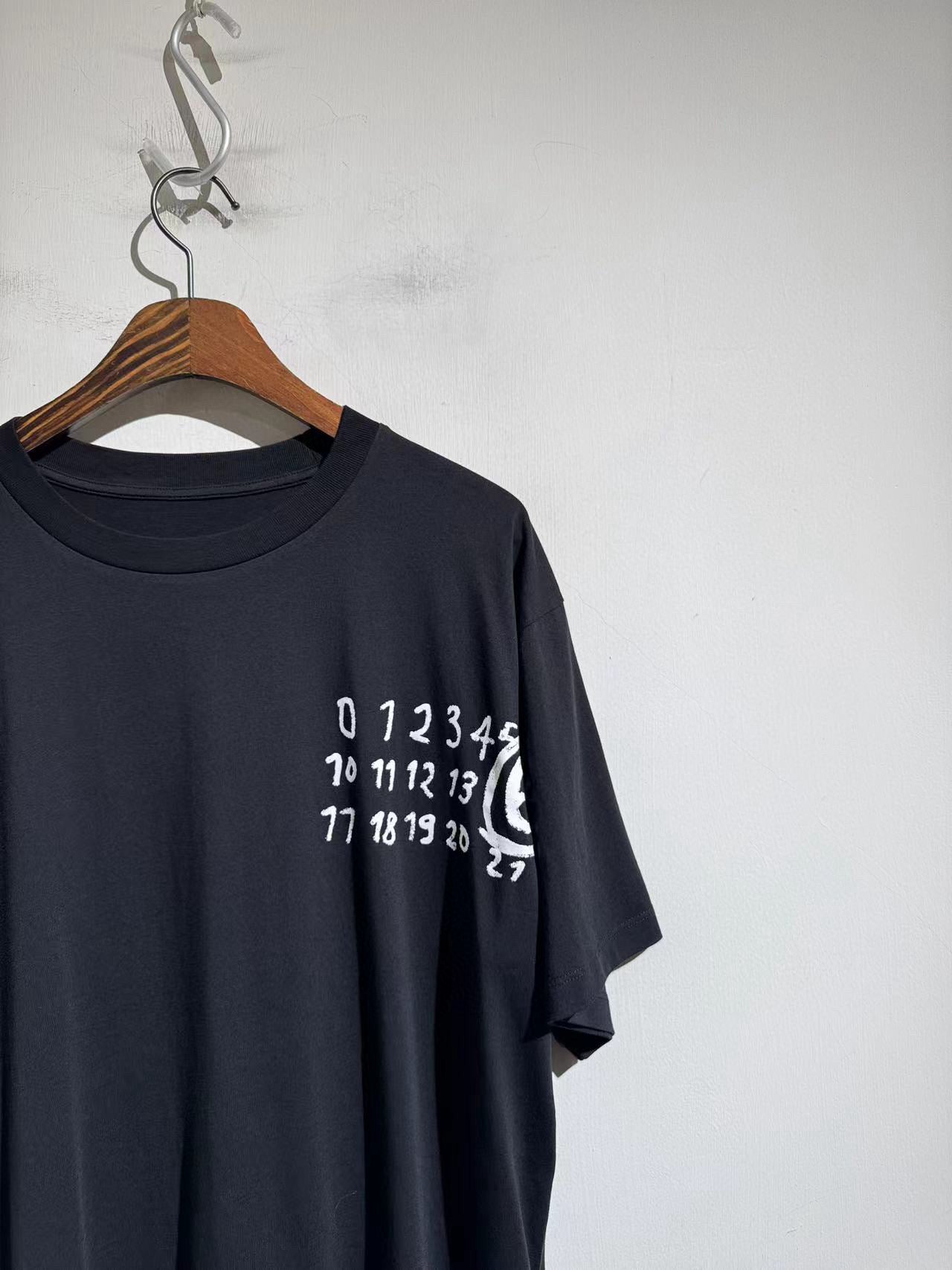 트렌드세터 티셔츠 (trendsetter t-shirt)