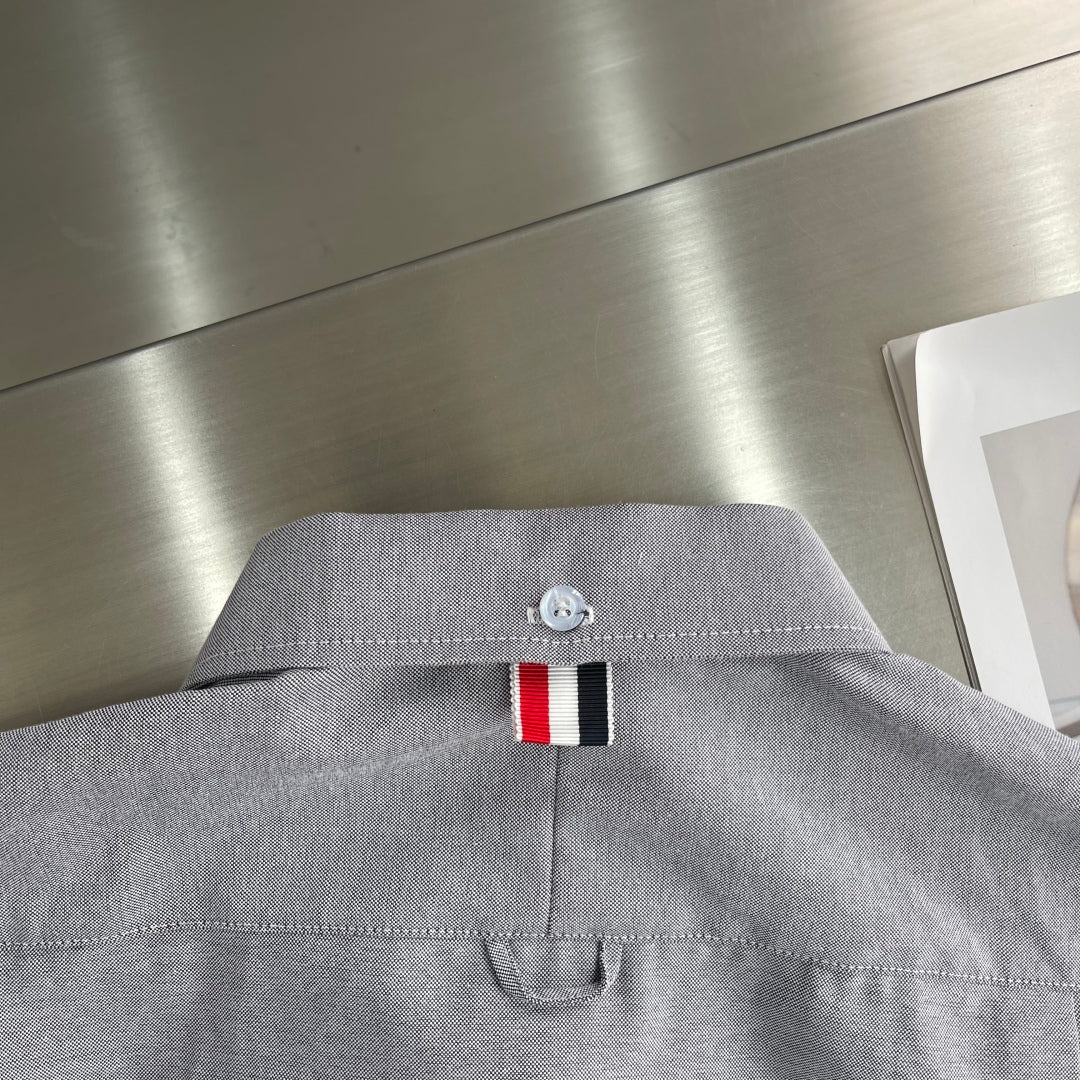 암밴드 셔츠 (armband shirt)