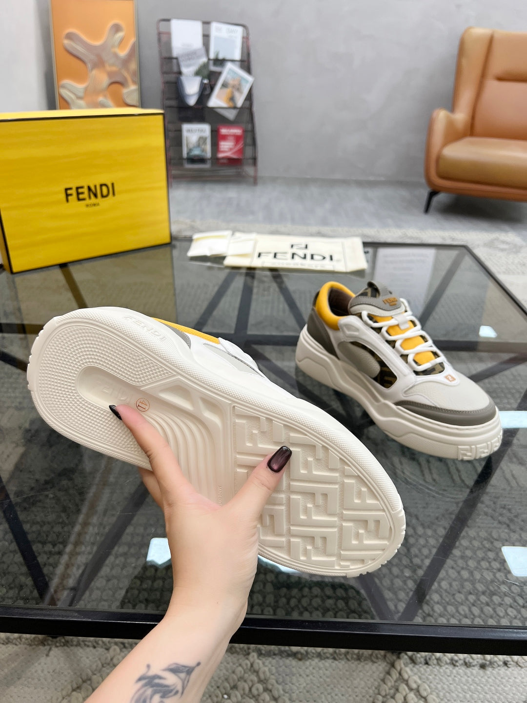 스트리트 스니커즈 (Street Sneakers)