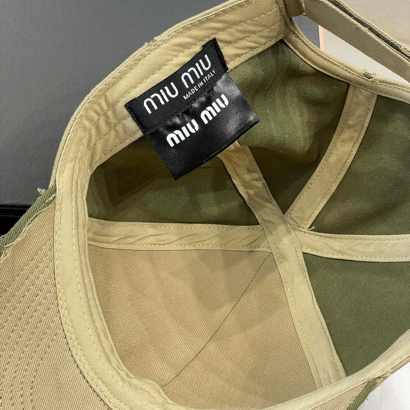 스티칭 볼캡 (Stitching ball cap)