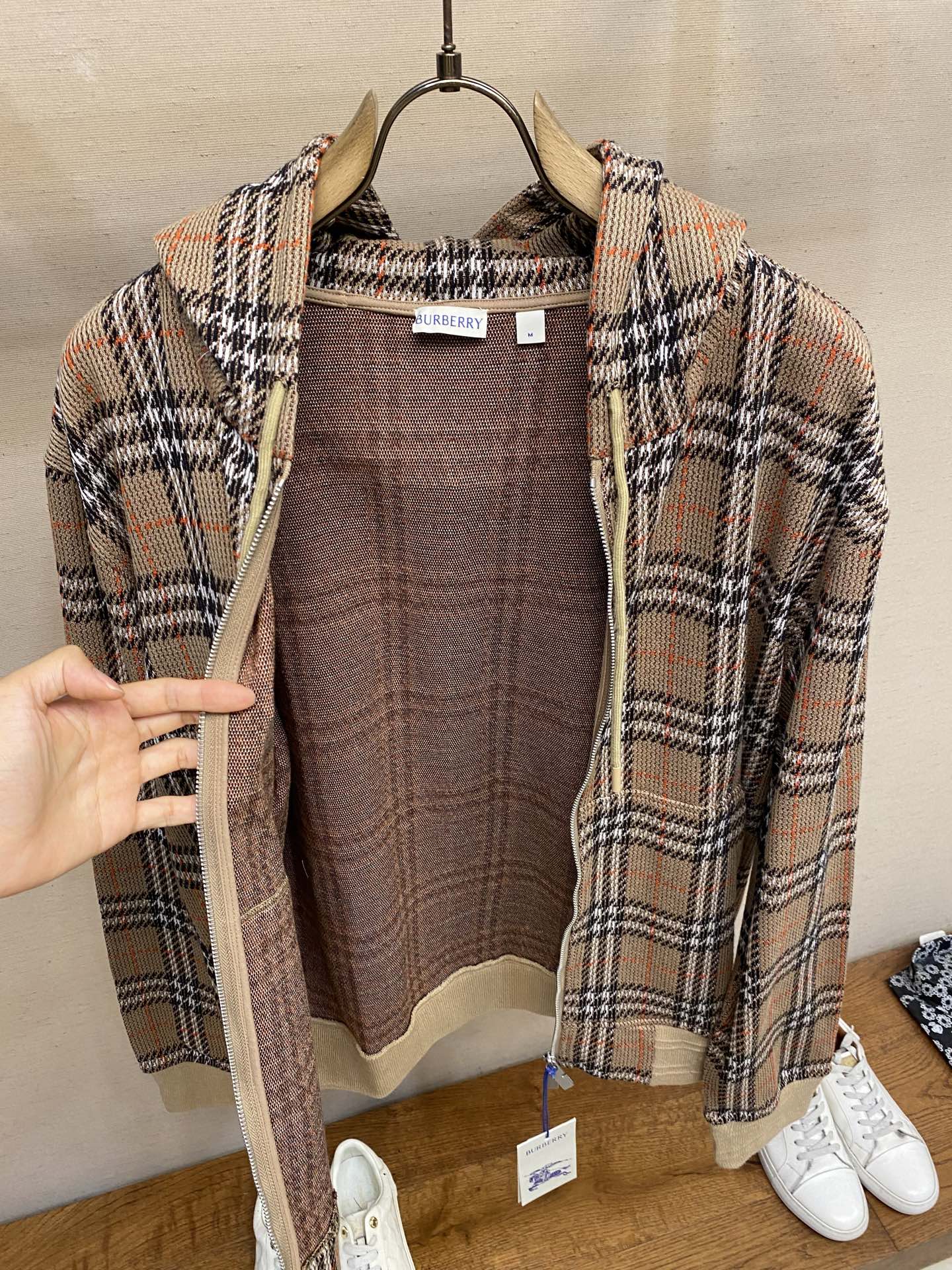 블렌드 집업가디건 (Blended zip-up cardigan)