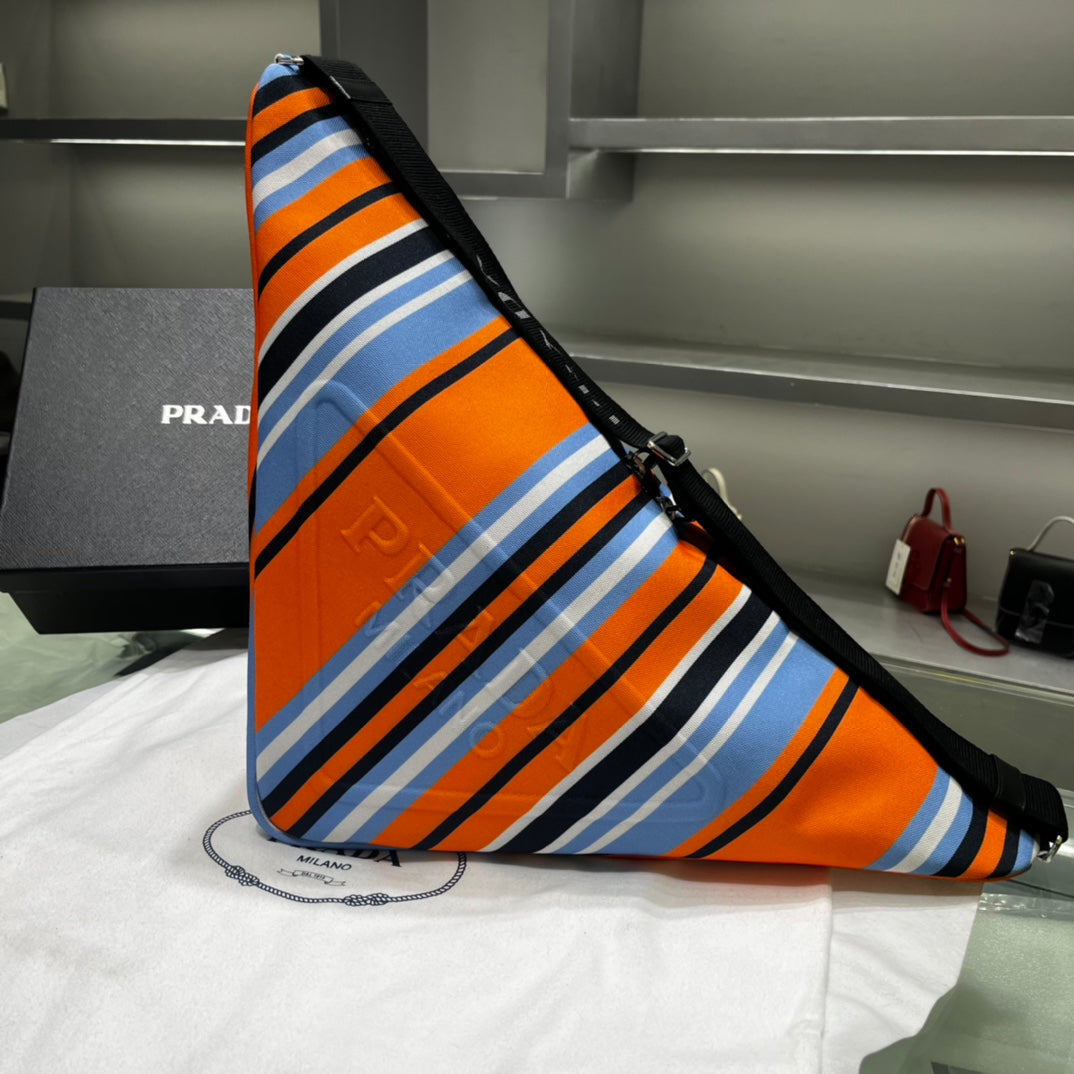 캔버스 크로스바디 백 (Canvas Crossbody Bag)