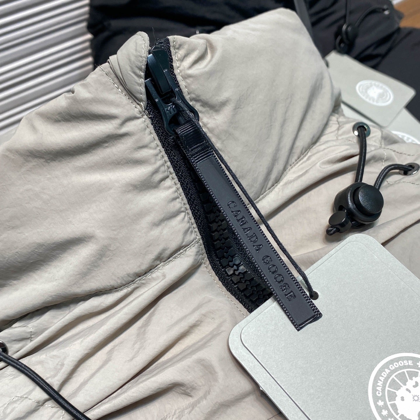 고밀도 패딩 (high-density padding)