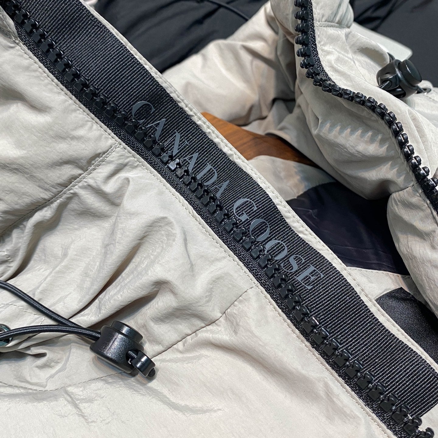 고밀도 패딩 (high-density padding)