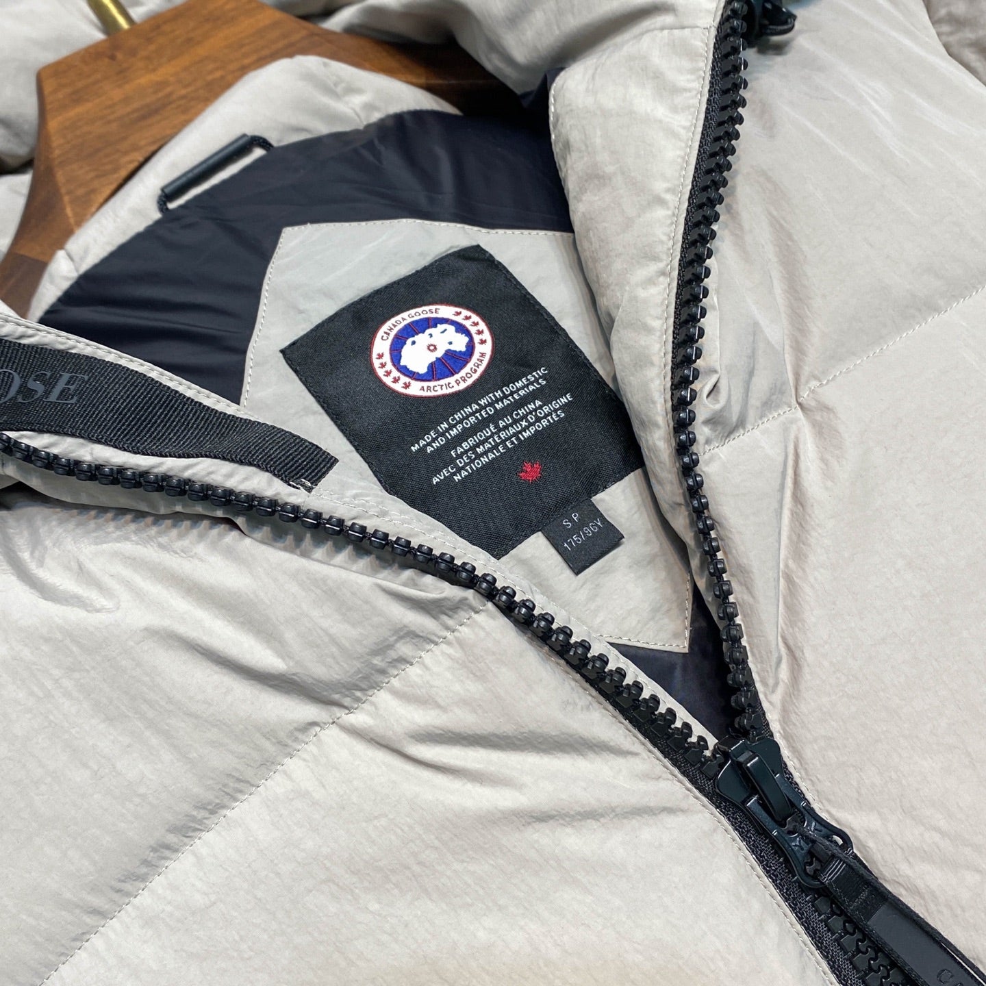 고밀도 패딩 (high-density padding)