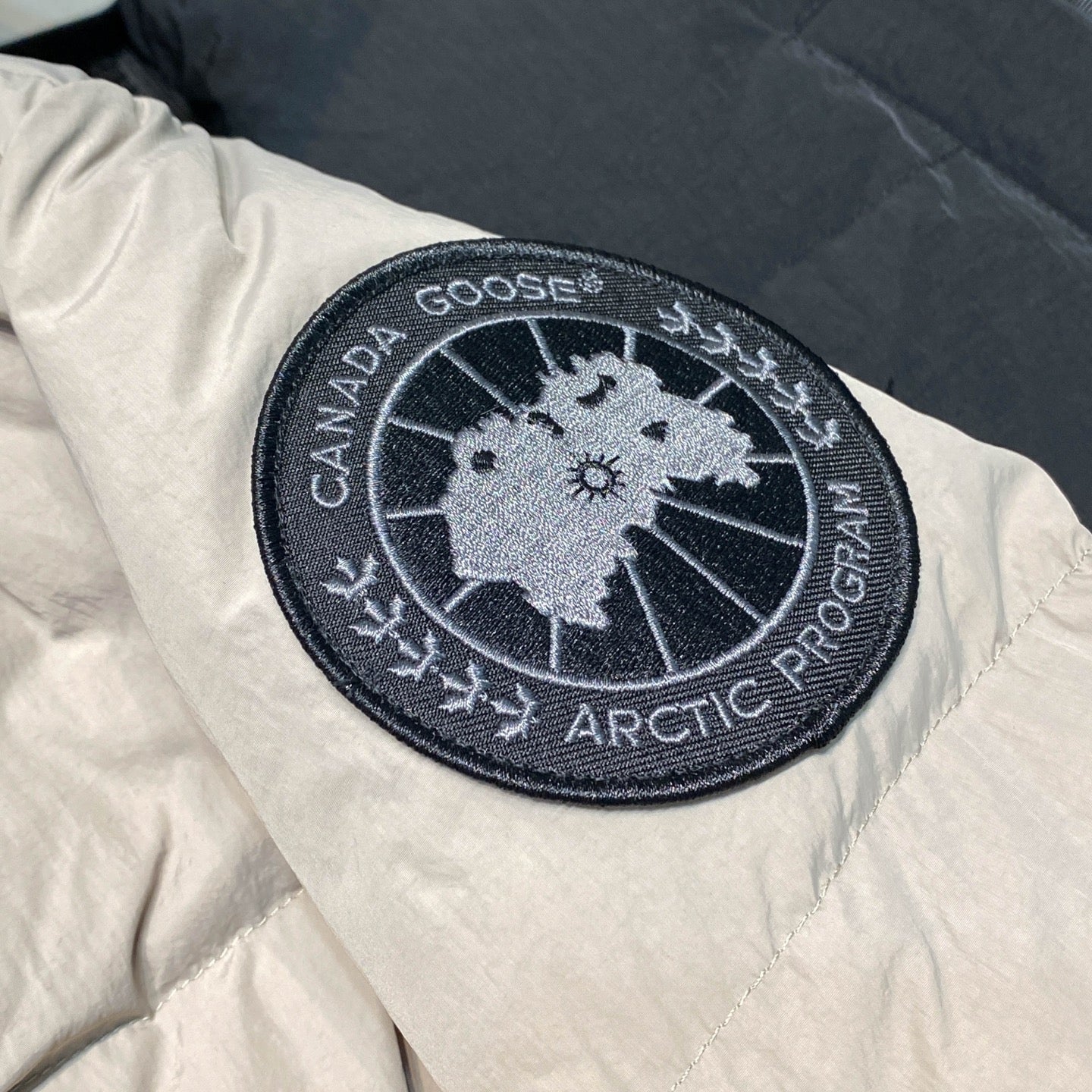 고밀도 패딩 (high-density padding)