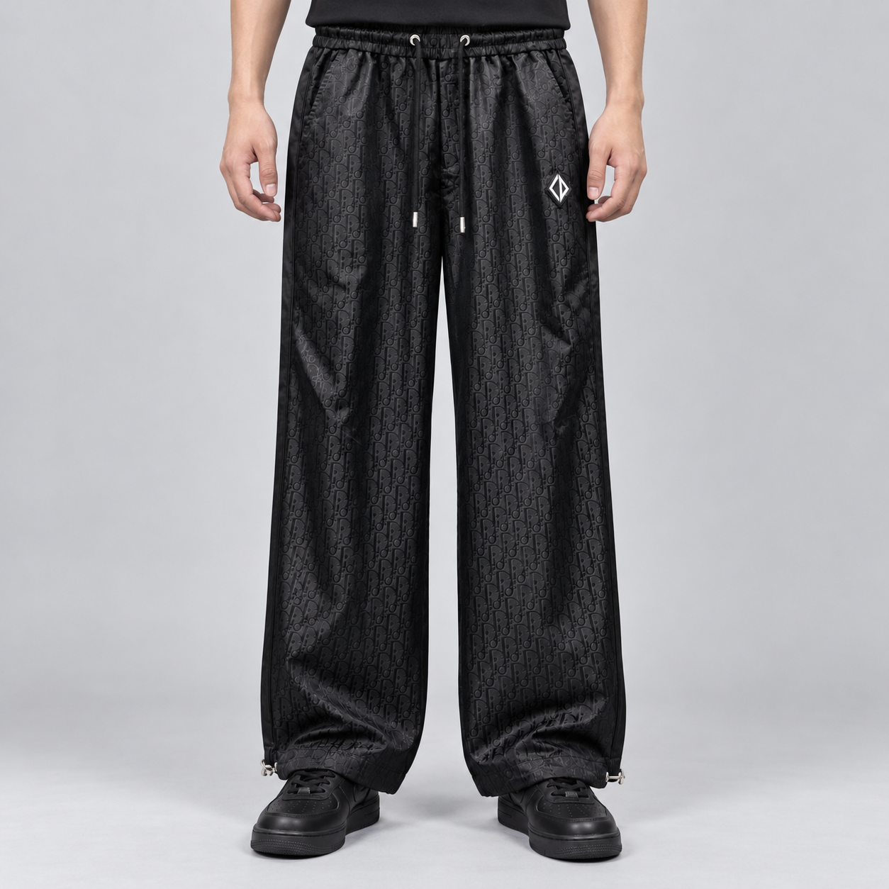 톤온톤 자카드 팬츠 (Tone-on-tone jacquard pants)