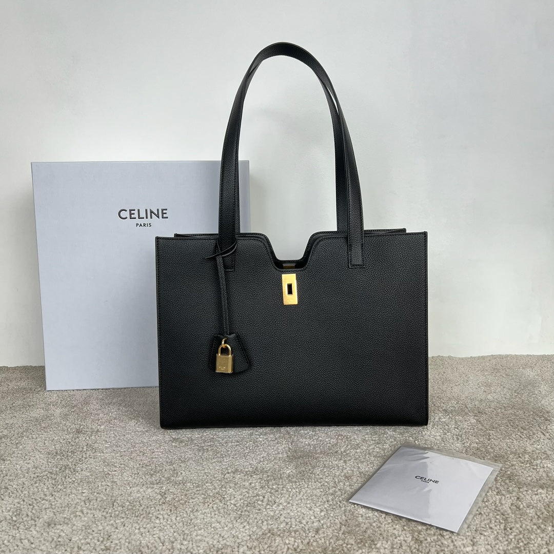 트위스트 토트백 (Twist Tote Bag)