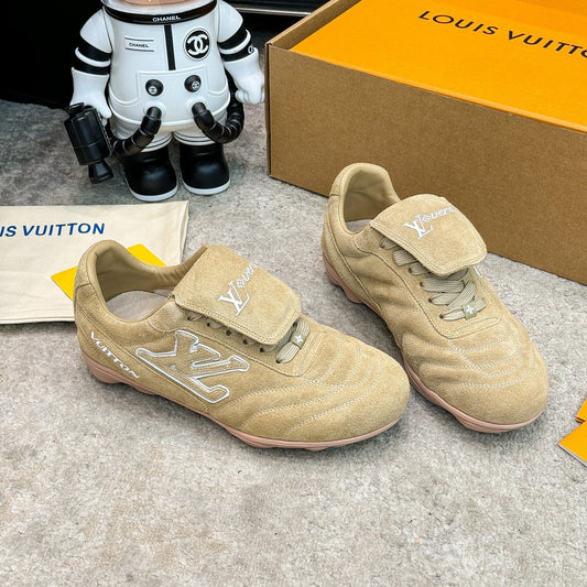 디스커버리 스니커즈 (Discovery Sneakers)